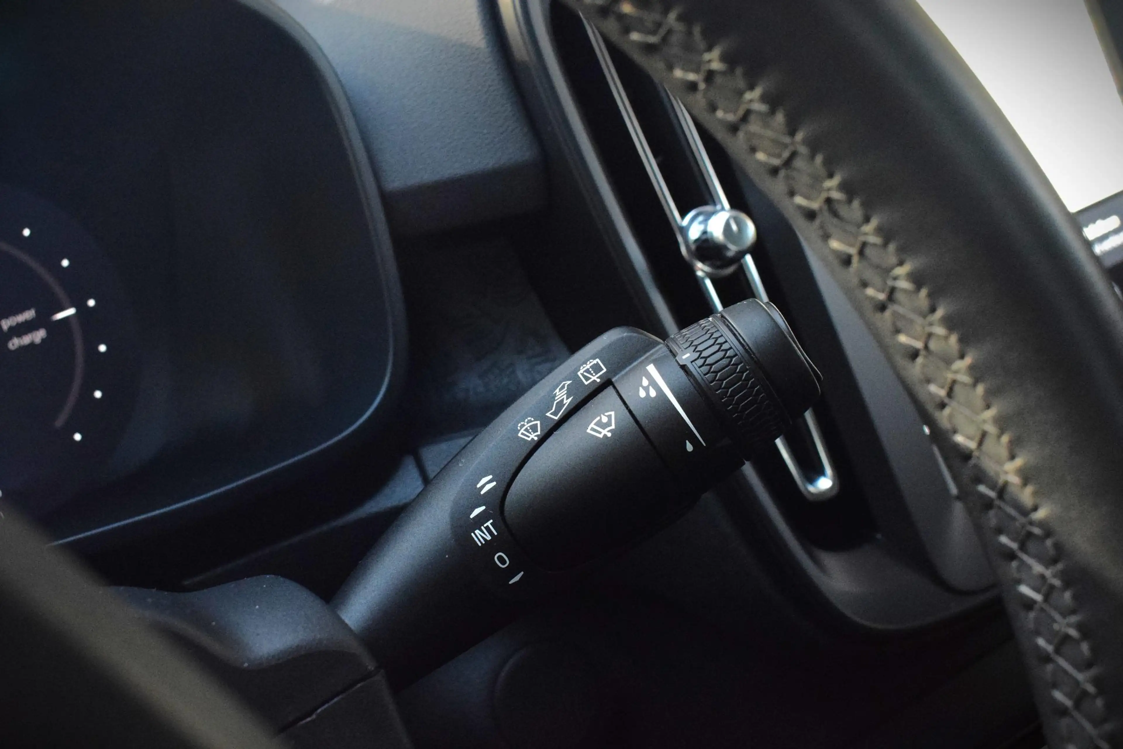 Volvo EX40 Single Motor Essential 70 kWh CARPLAY|19INCH|CAMER — photo 12