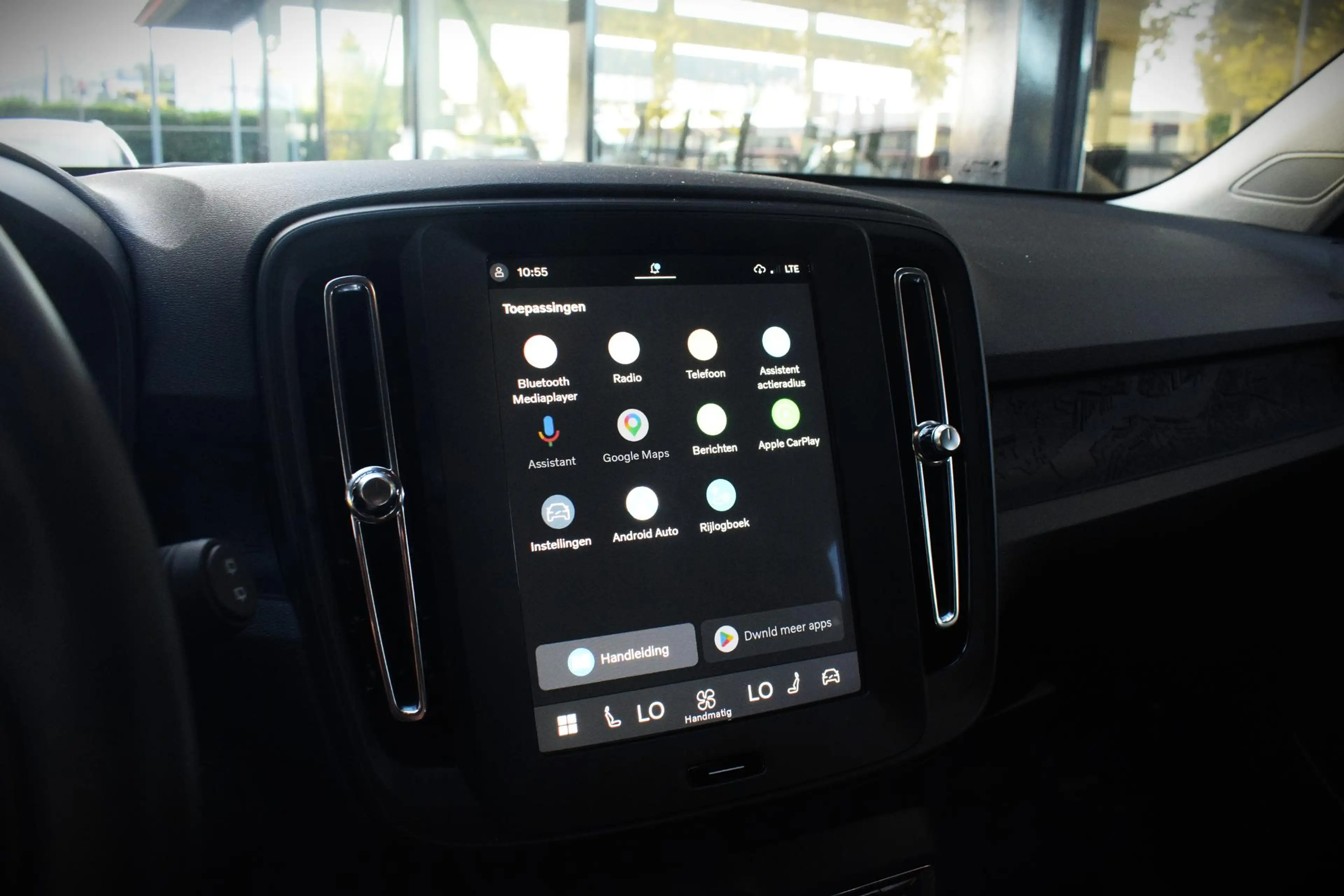 Volvo EX40 Single Motor Essential 70 kWh CARPLAY|19INCH|CAMER — photo 19