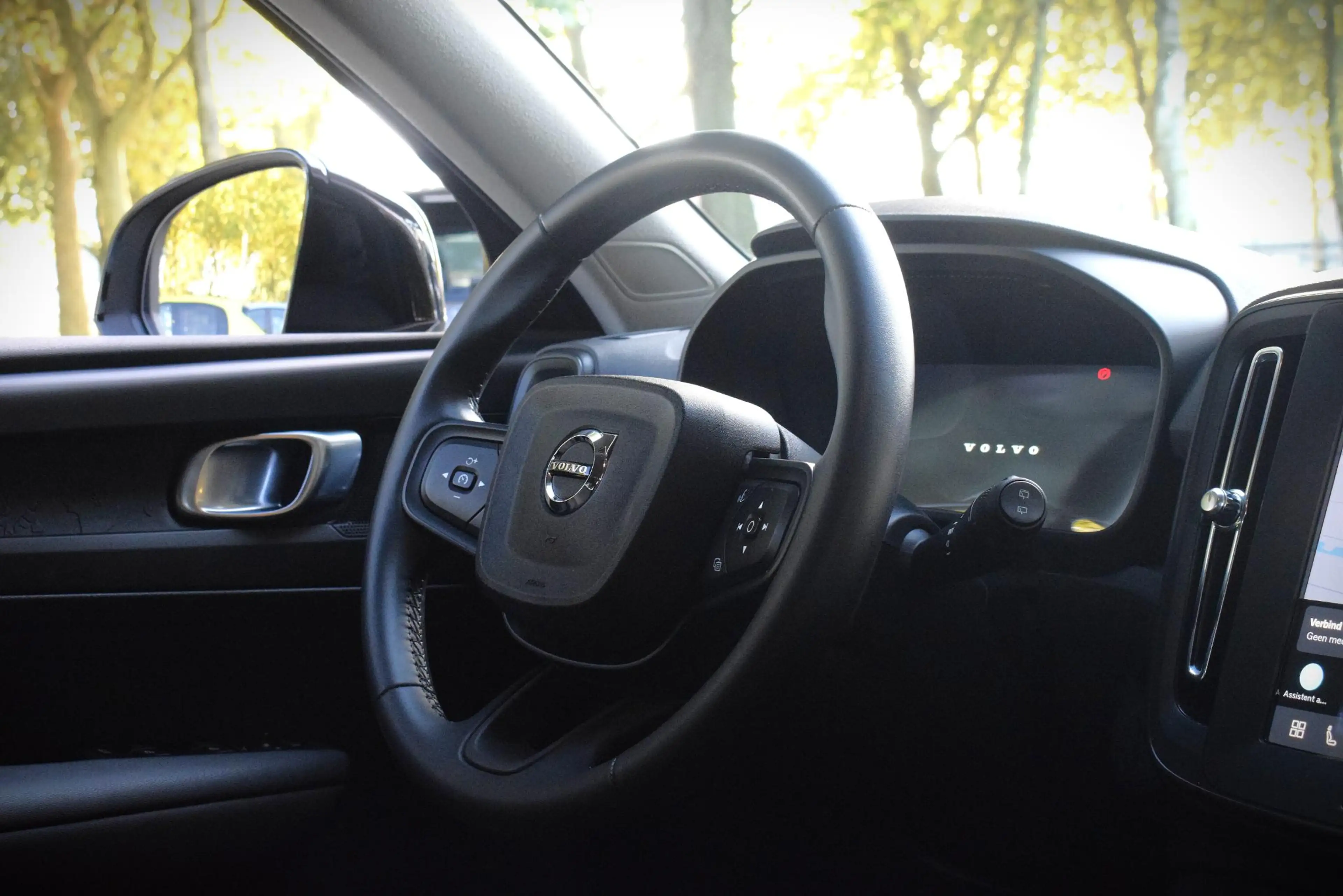 Volvo EX40 Single Motor Essential 70 kWh CARPLAY|19INCH|CAMER — photo 26