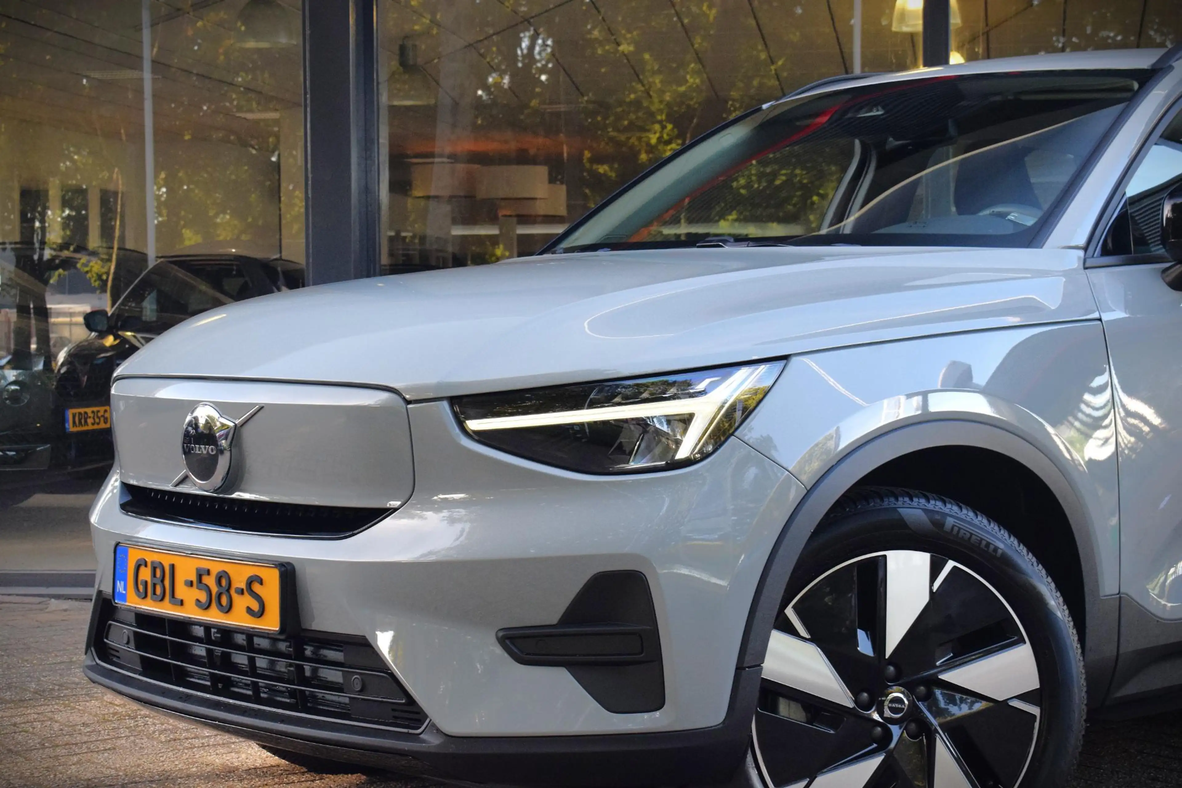 Volvo EX40 Single Motor Essential 70 kWh CARPLAY|19INCH|CAMER — photo 13