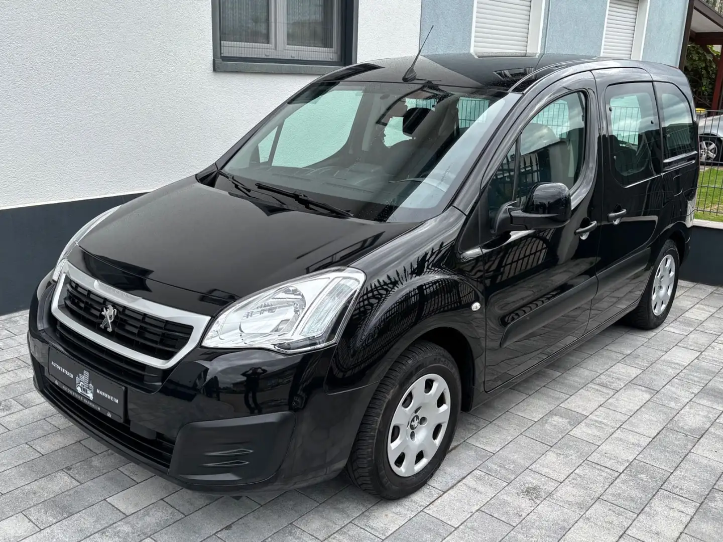 Peugeot Partner Tepee Active /AHK/PDC/SHZ/NAVI/KLIMA Schwarz - 1