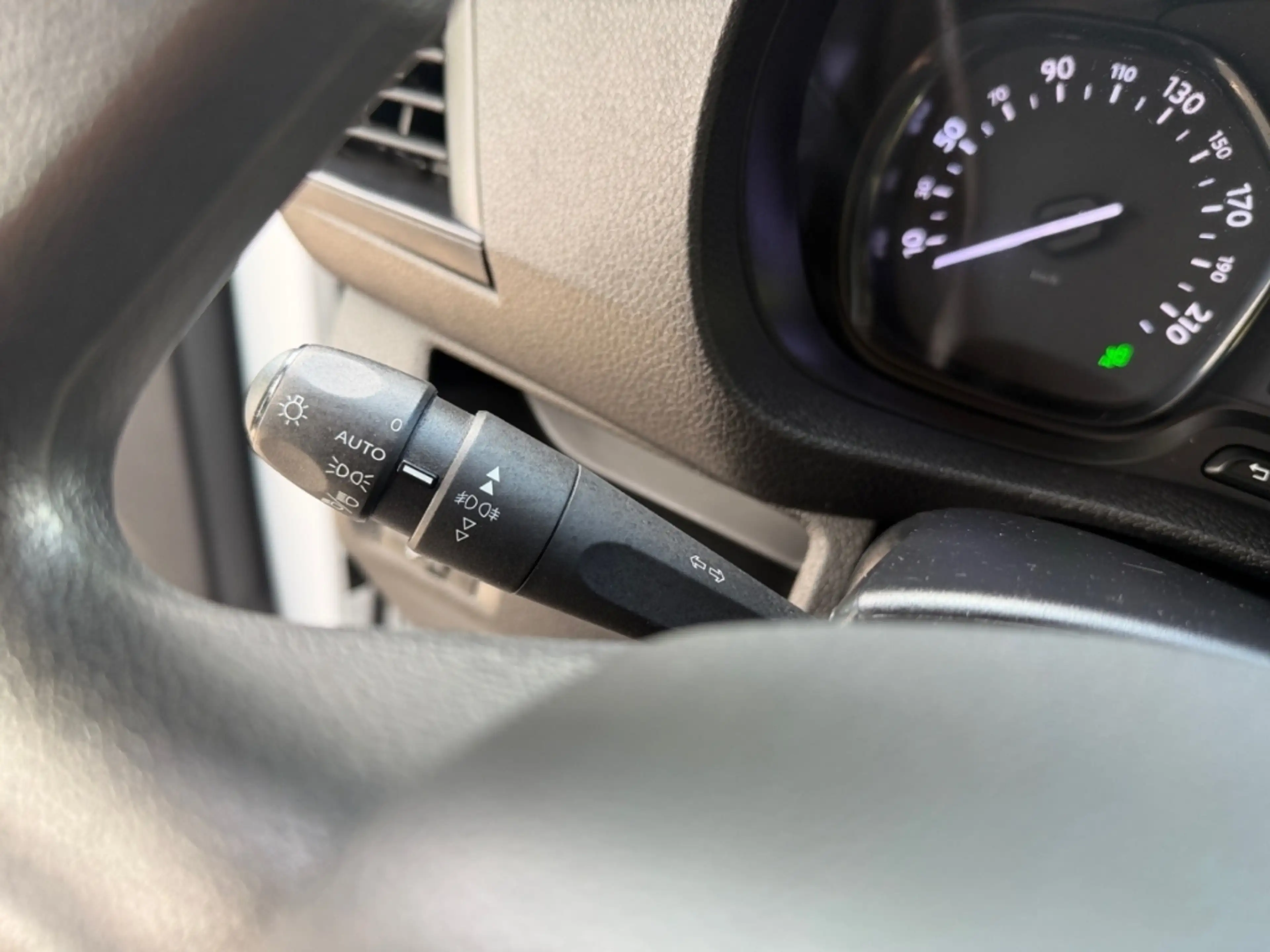 Toyota Proace 1.5 D-4D L1 Meister *Navi*CarPlay*CAM*PDC* — photo 12
