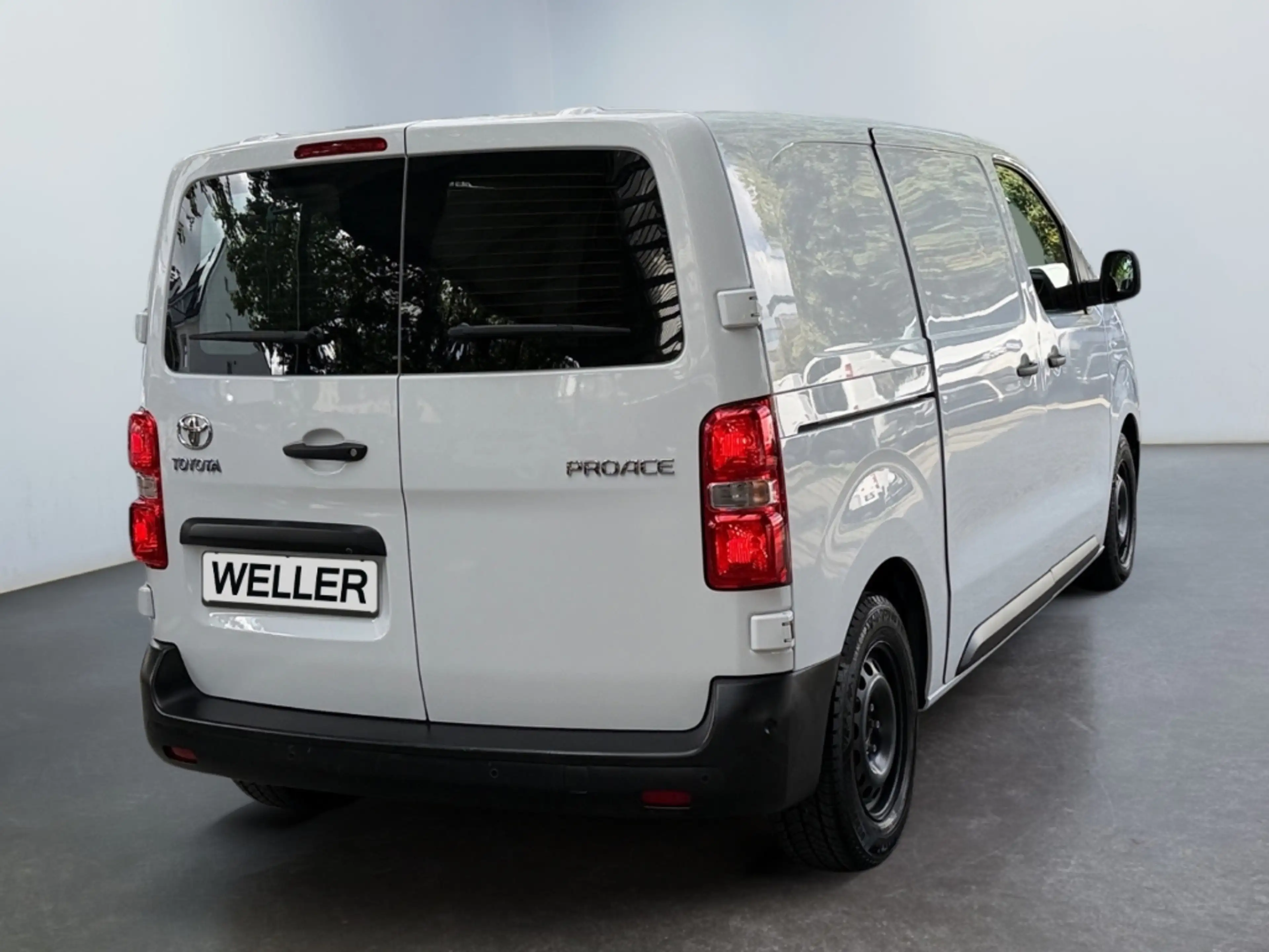 Toyota Proace 1.5 D-4D L1 Meister *Navi*CarPlay*CAM*PDC* — photo 10