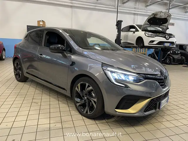 Renault Clio view 2