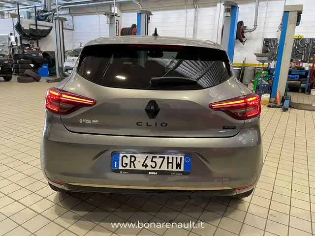 Renault Clio view 4