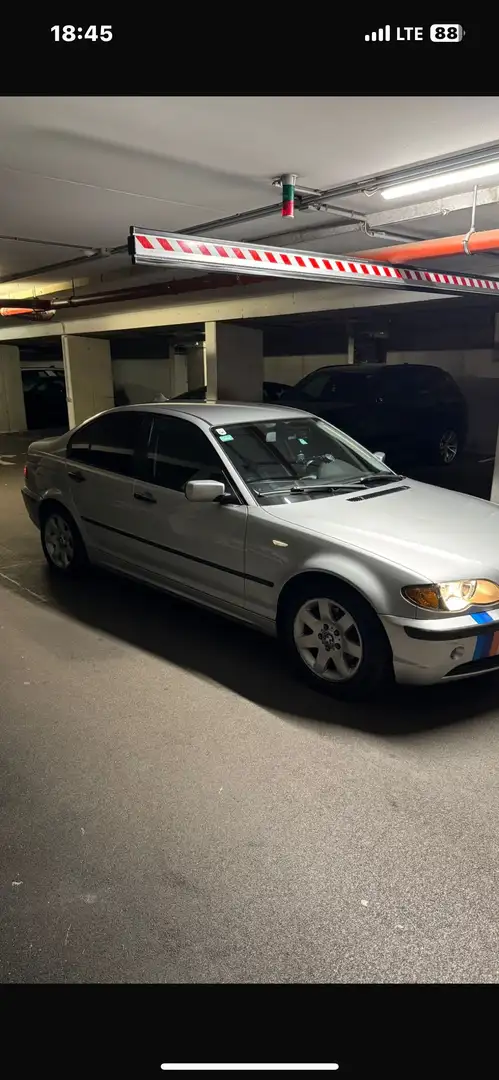 BMW 318 318d Grau - 2