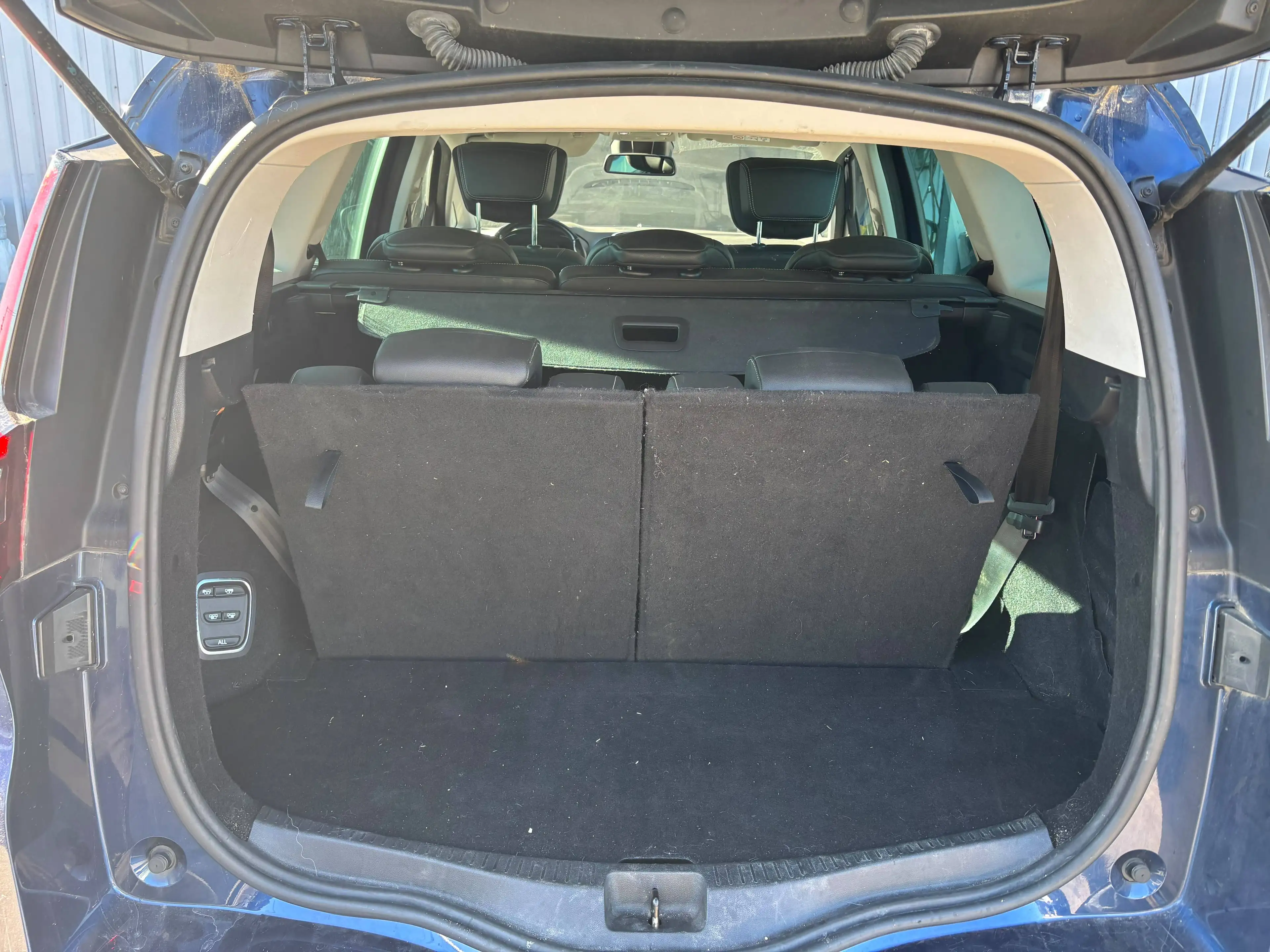 Renault Scenic Scenic 1.33 TCe Black Edition EDC GPF — photo 7