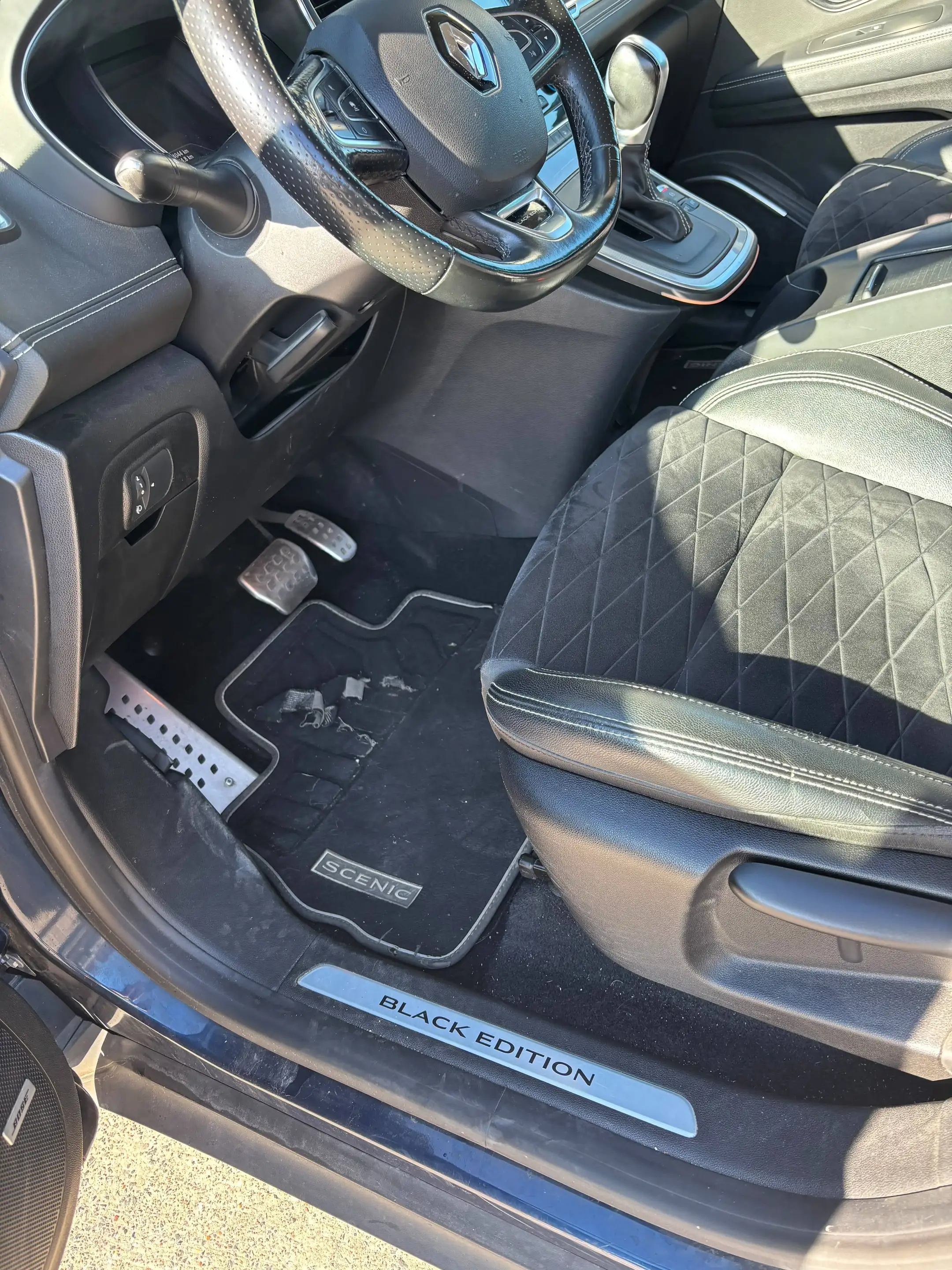 Renault Scenic Scenic 1.33 TCe Black Edition EDC GPF — photo 14