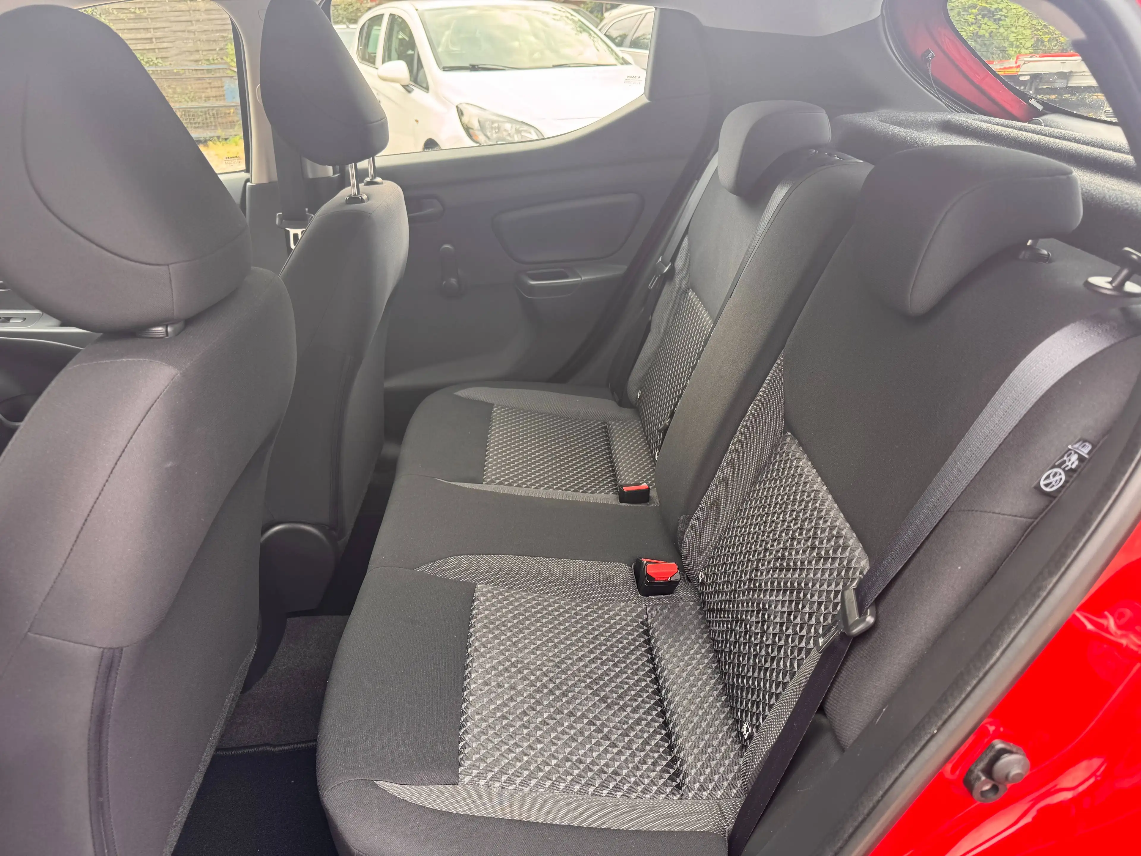 Nissan Micra Micra 1.0 — photo 7