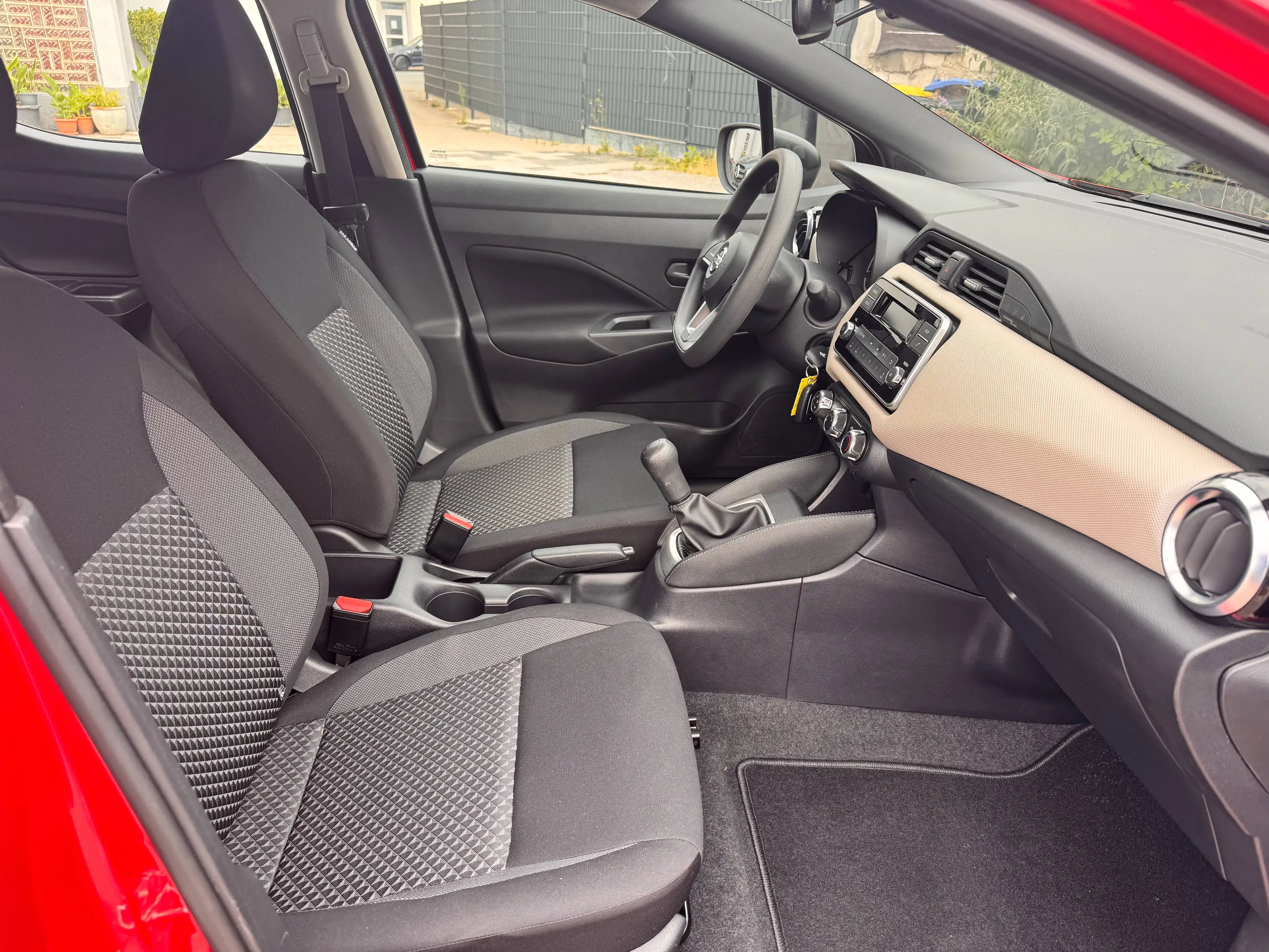 Nissan Micra Micra 1.0 — photo 6