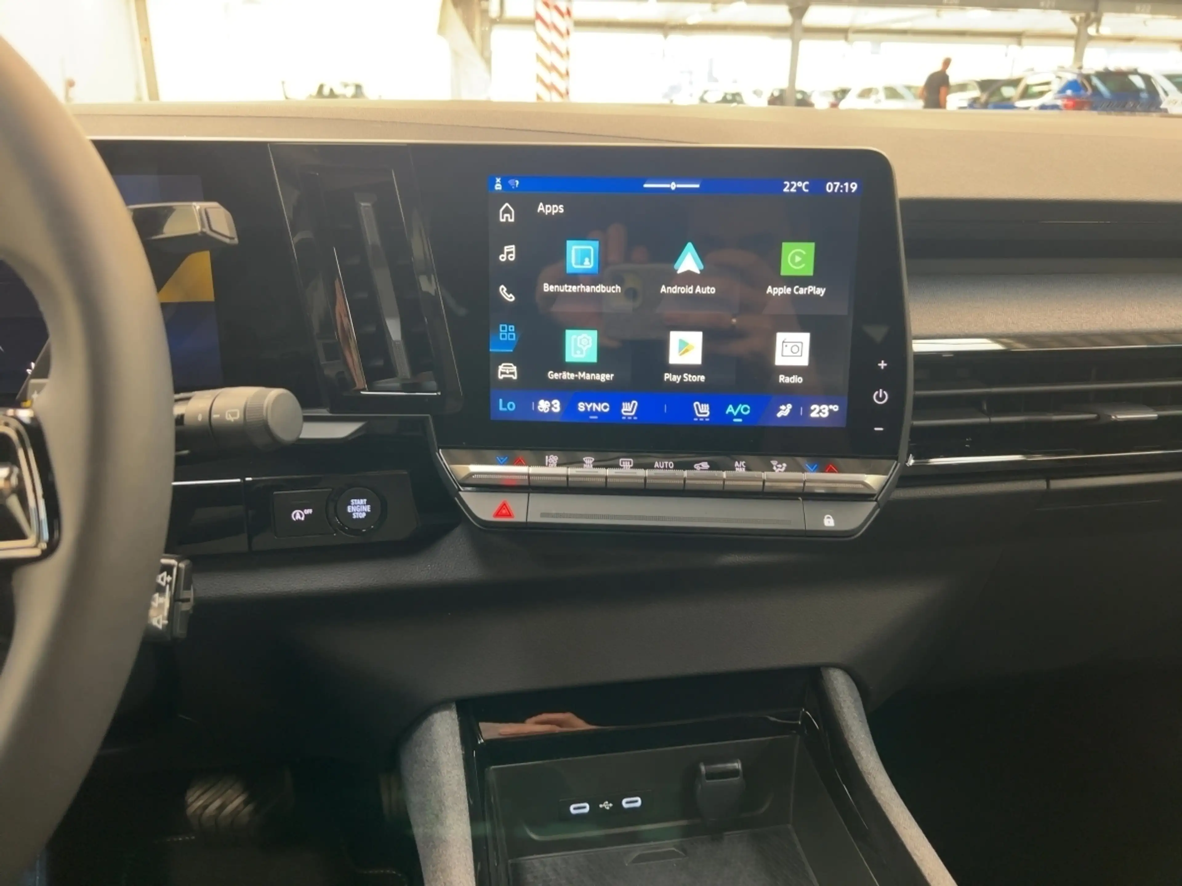 Renault Austral Evolution Mild Hybrid 160 Automatik — photo 12