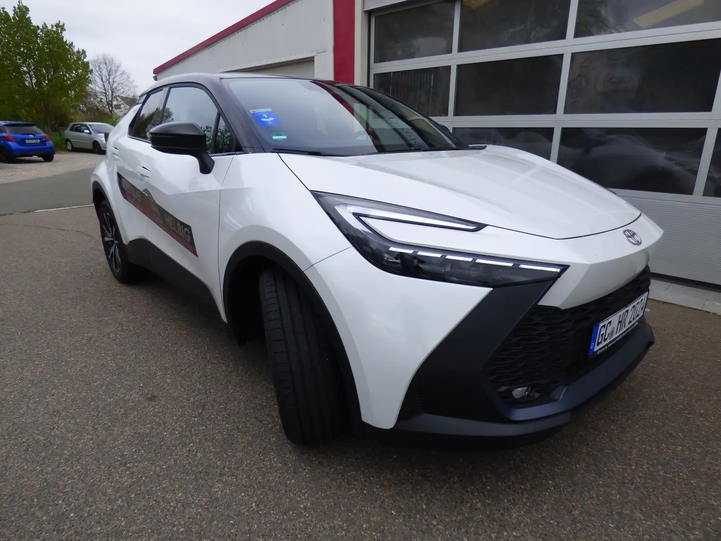 Toyota C-HR 2.0 Hybrid Team Deutschland Weiß - 1