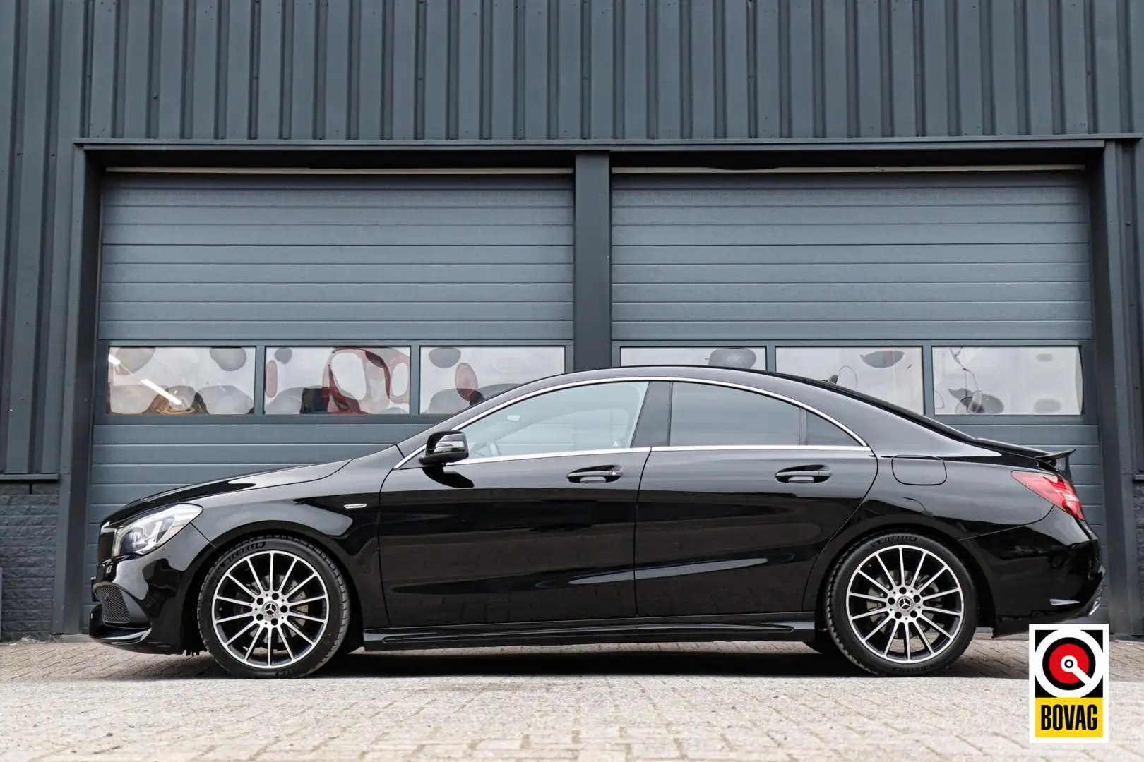 Mercedes-Benz CLA 200 Edition AMG-Pakket /LED/STOELVERW./CAMERA/NAVI/CRU Zwart - 2
