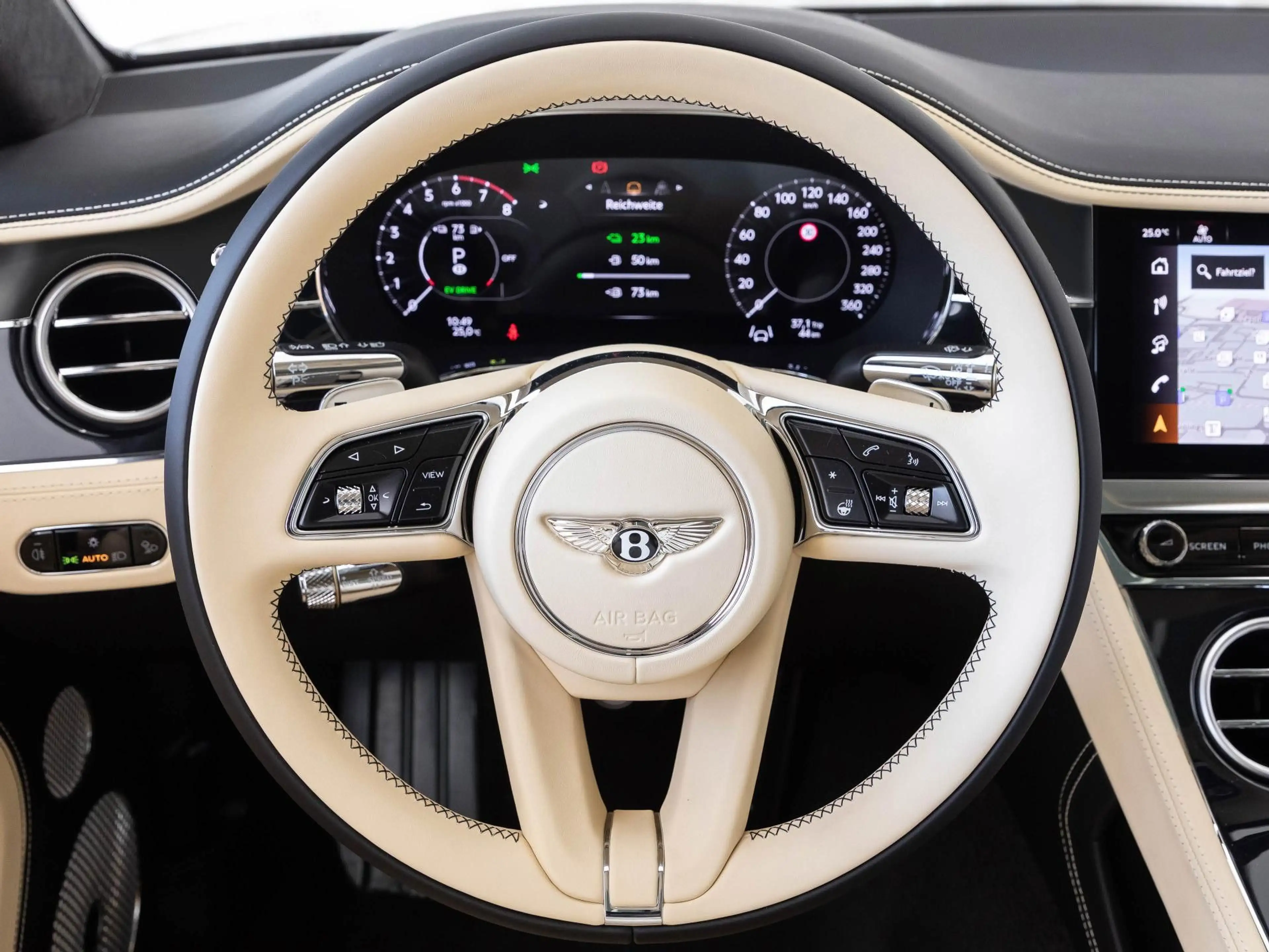 Bentley Continental GT Azure (MY26) Hybrid — photo 11