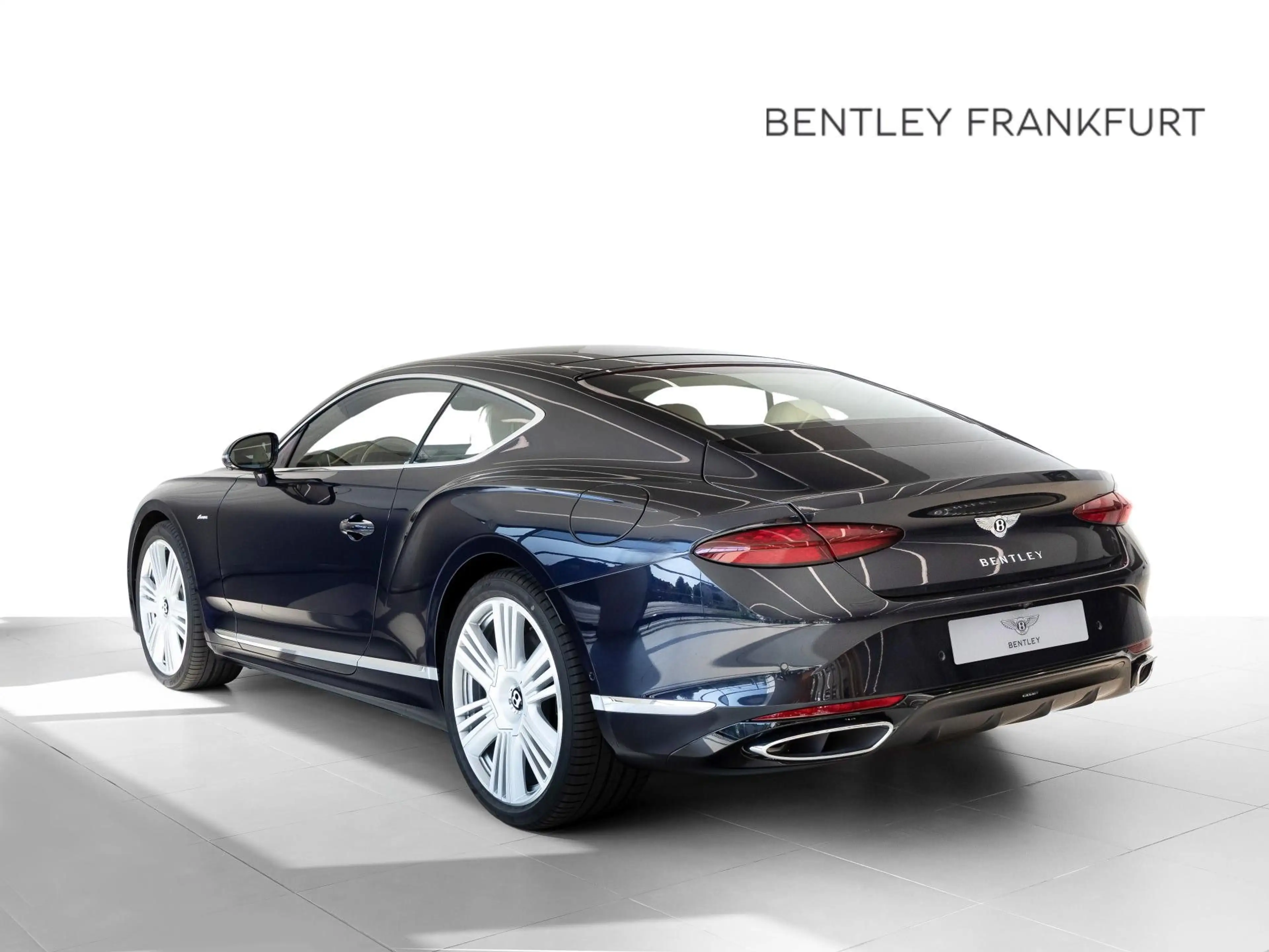 Bentley Continental GT Azure (MY26) Hybrid — photo 5