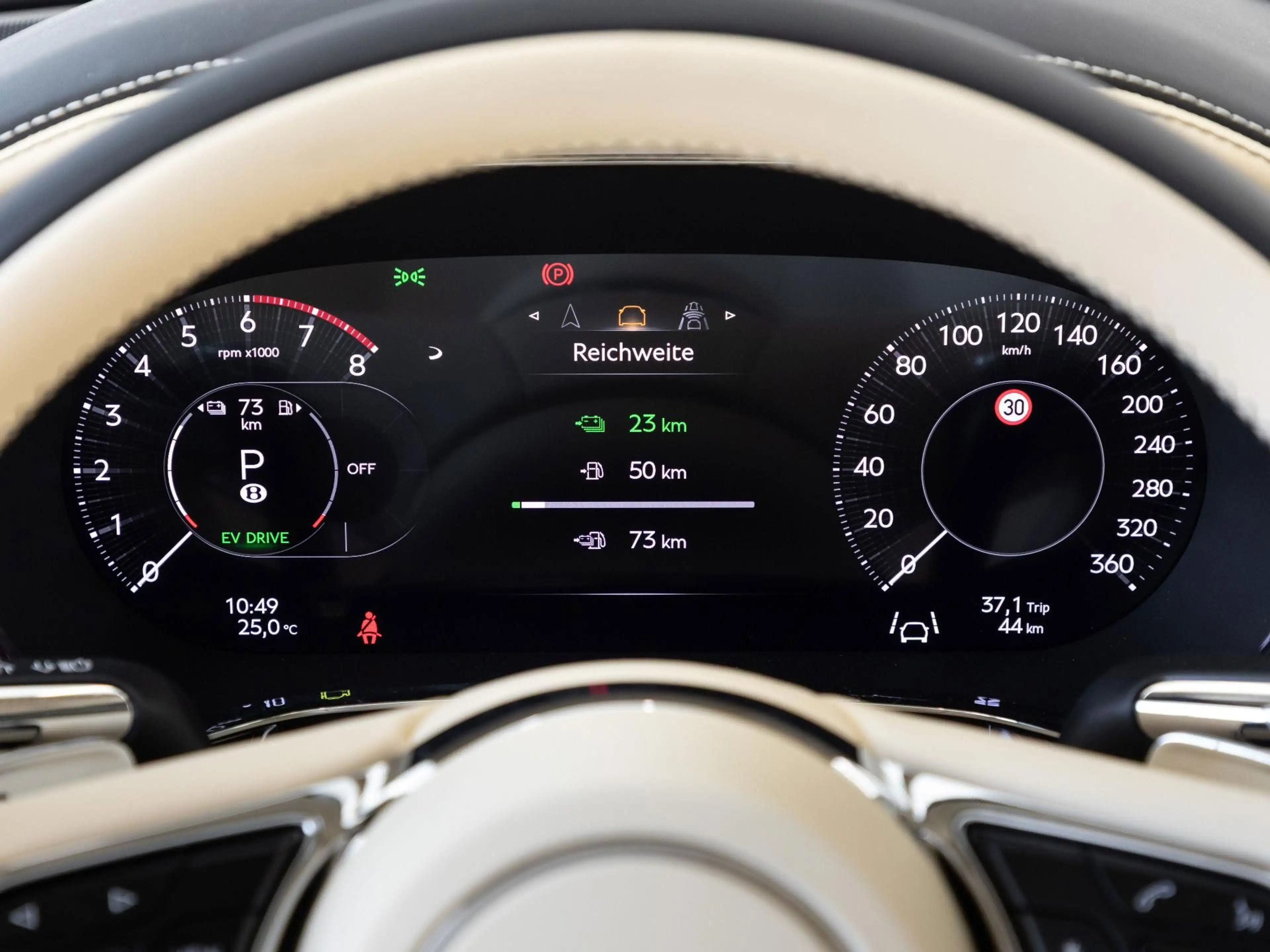 Bentley Continental GT Azure (MY26) Hybrid — photo 13