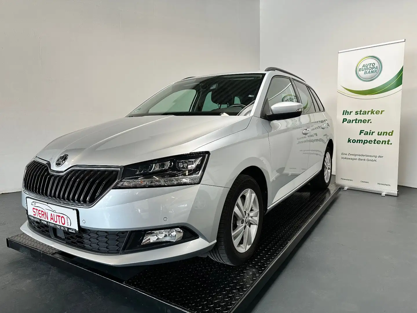 Skoda Fabia 1.0l TSI DSG Style Combi LED,PDC,NAVI,ACC Silber - 1