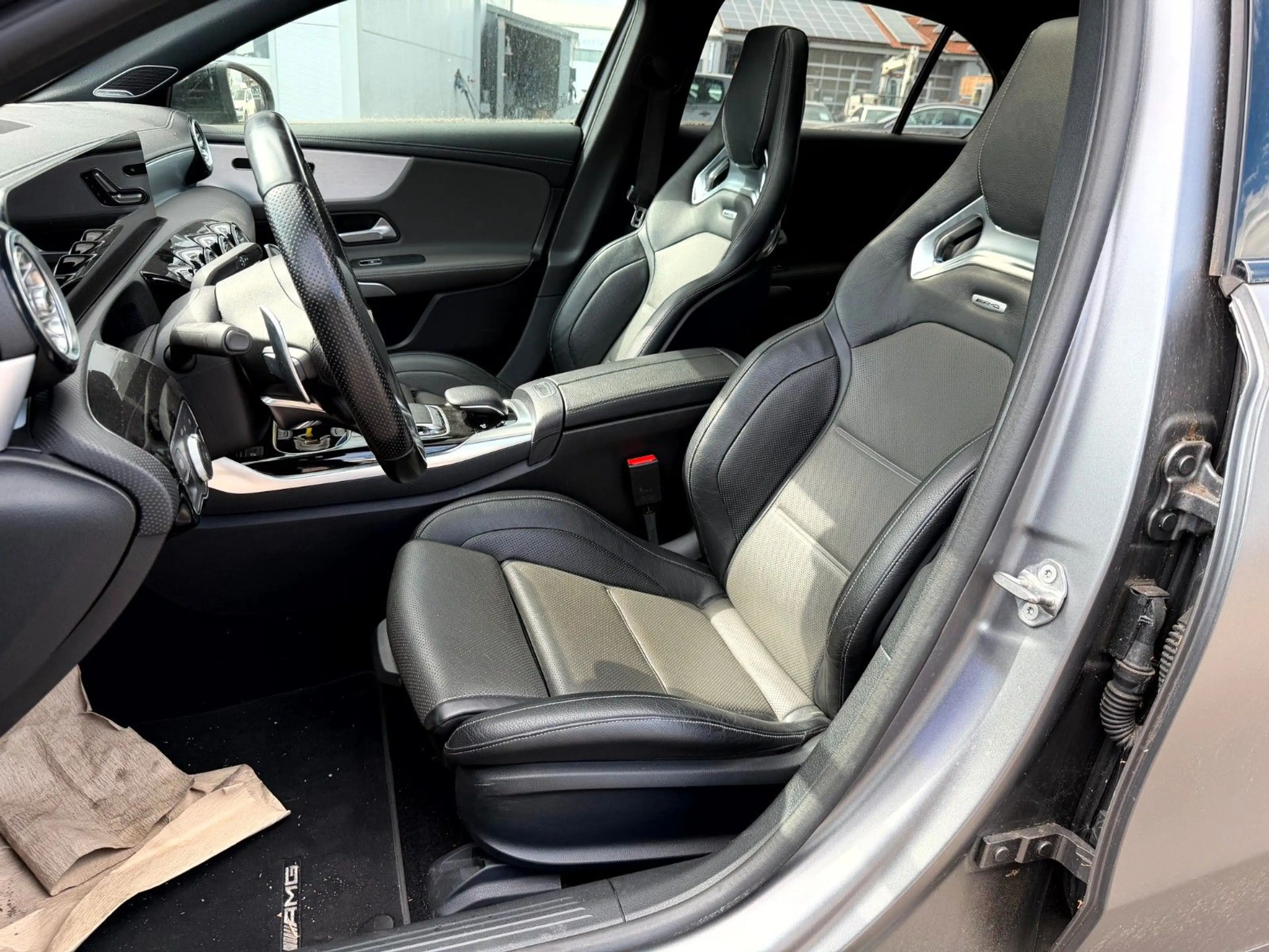 Mercedes-Benz A 35 AMG 4-Matic Pano_HUD_Perf.Sitz_360°_StandHz — photo 11