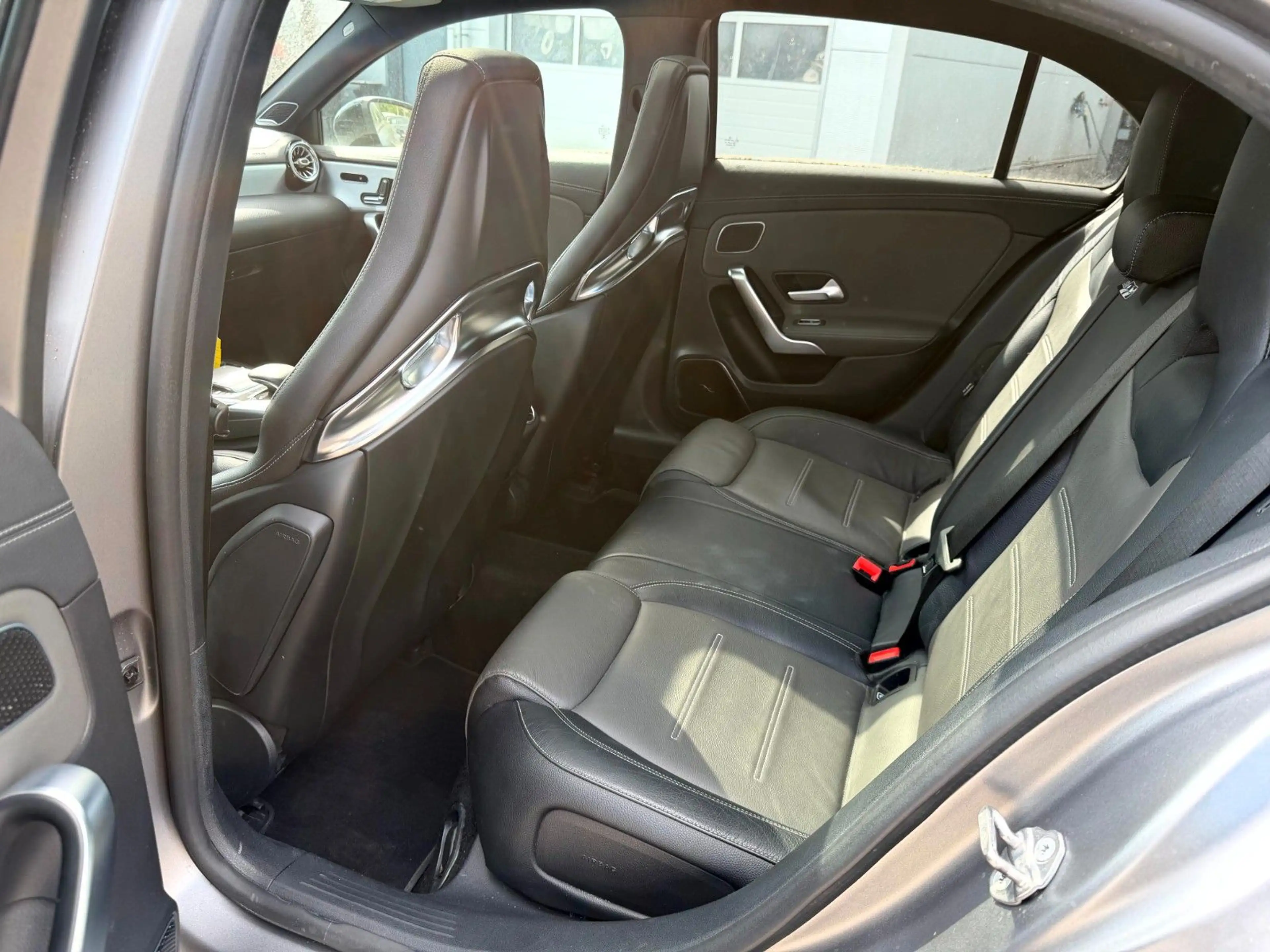 Mercedes-Benz A 35 AMG 4-Matic Pano_HUD_Perf.Sitz_360°_StandHz — photo 13
