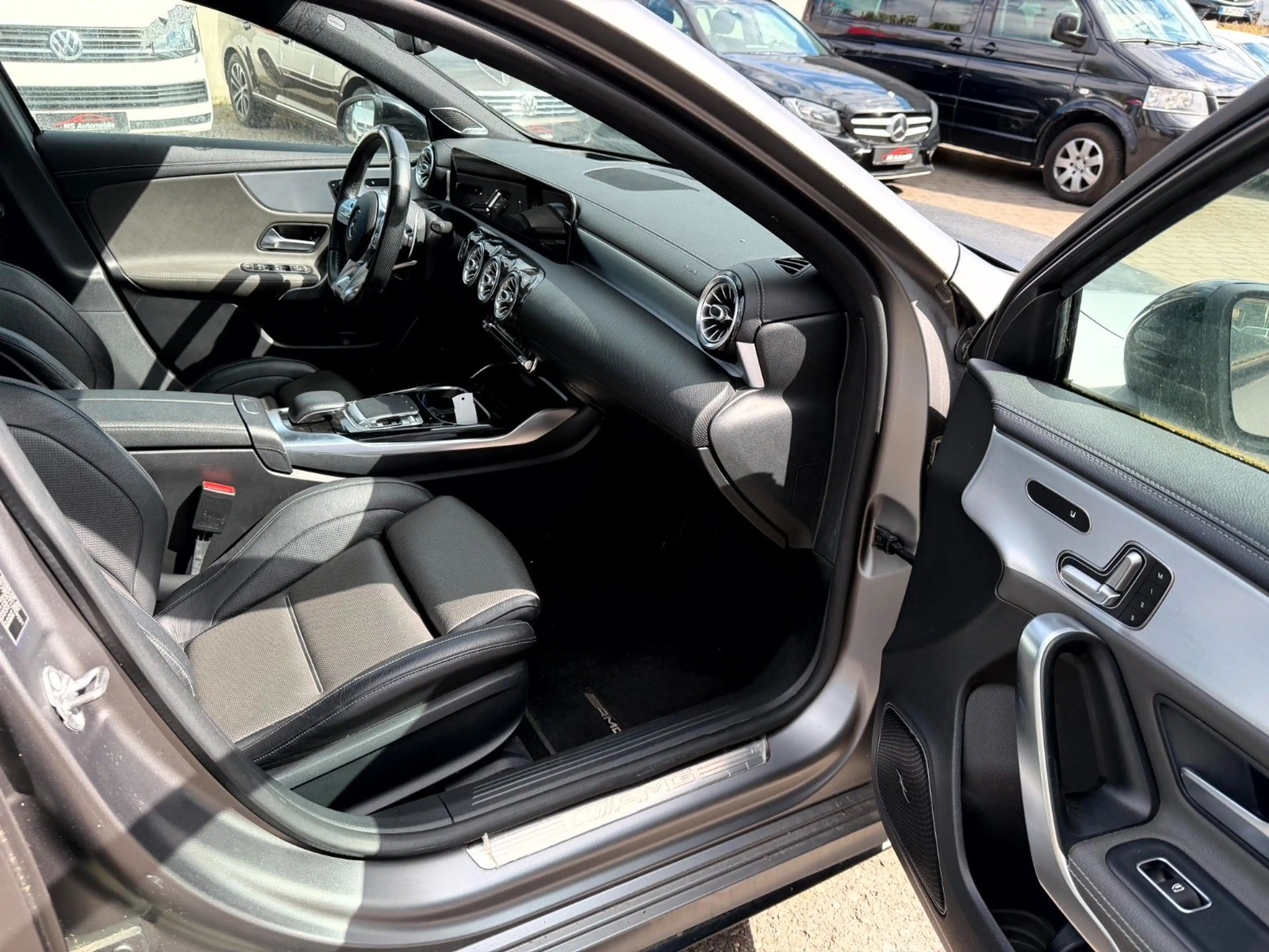 Mercedes-Benz A 35 AMG 4-Matic Pano_HUD_Perf.Sitz_360°_StandHz — photo 15