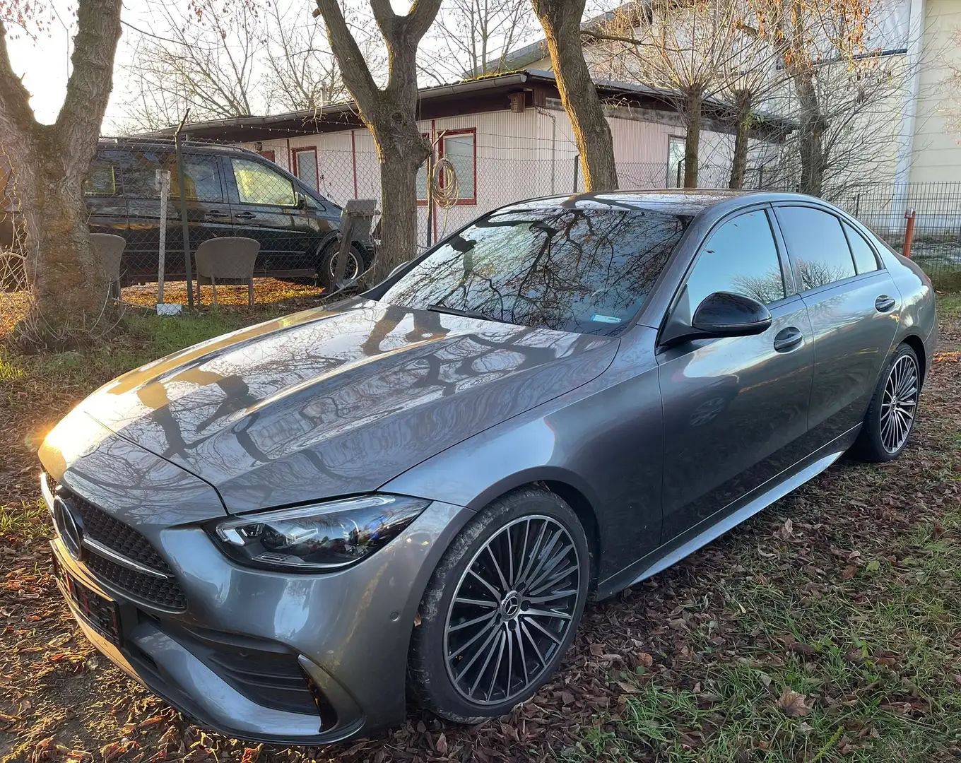 Mercedes-Benz C 200 C 200e AMG+BURMESTER+Massagesitze+Vollleder Grau - 2