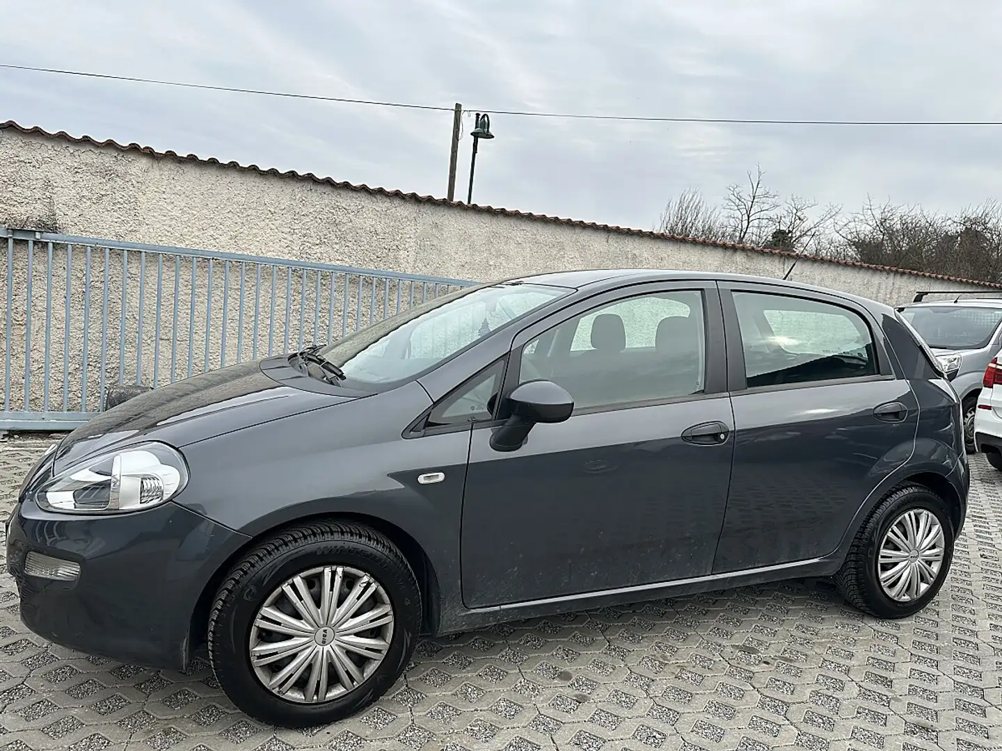 Fiat Punto 1,2 69 Pop Grau - 2