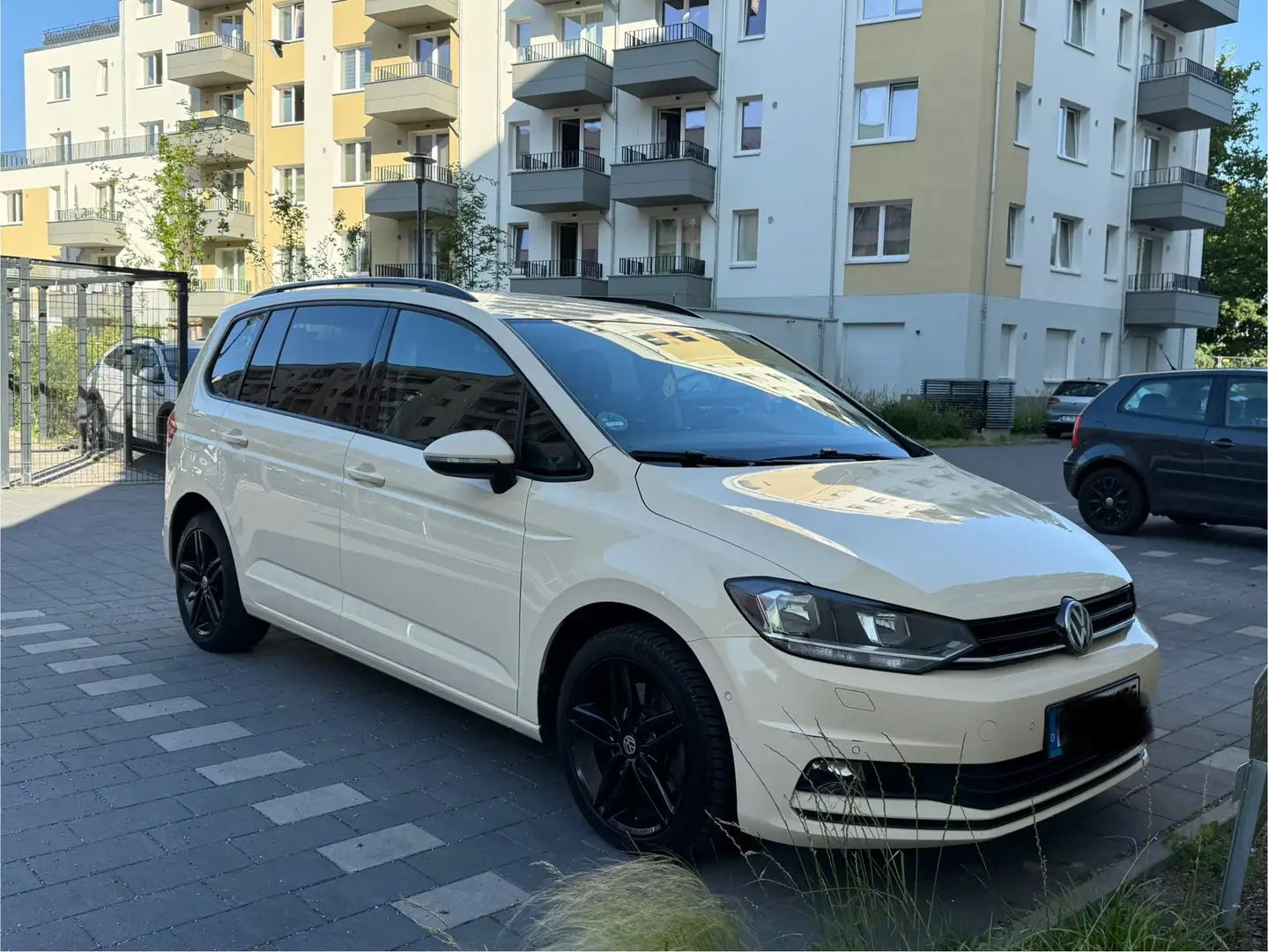 Volkswagen Touran 2.0 TDI SCR DSG Comfortline - 2