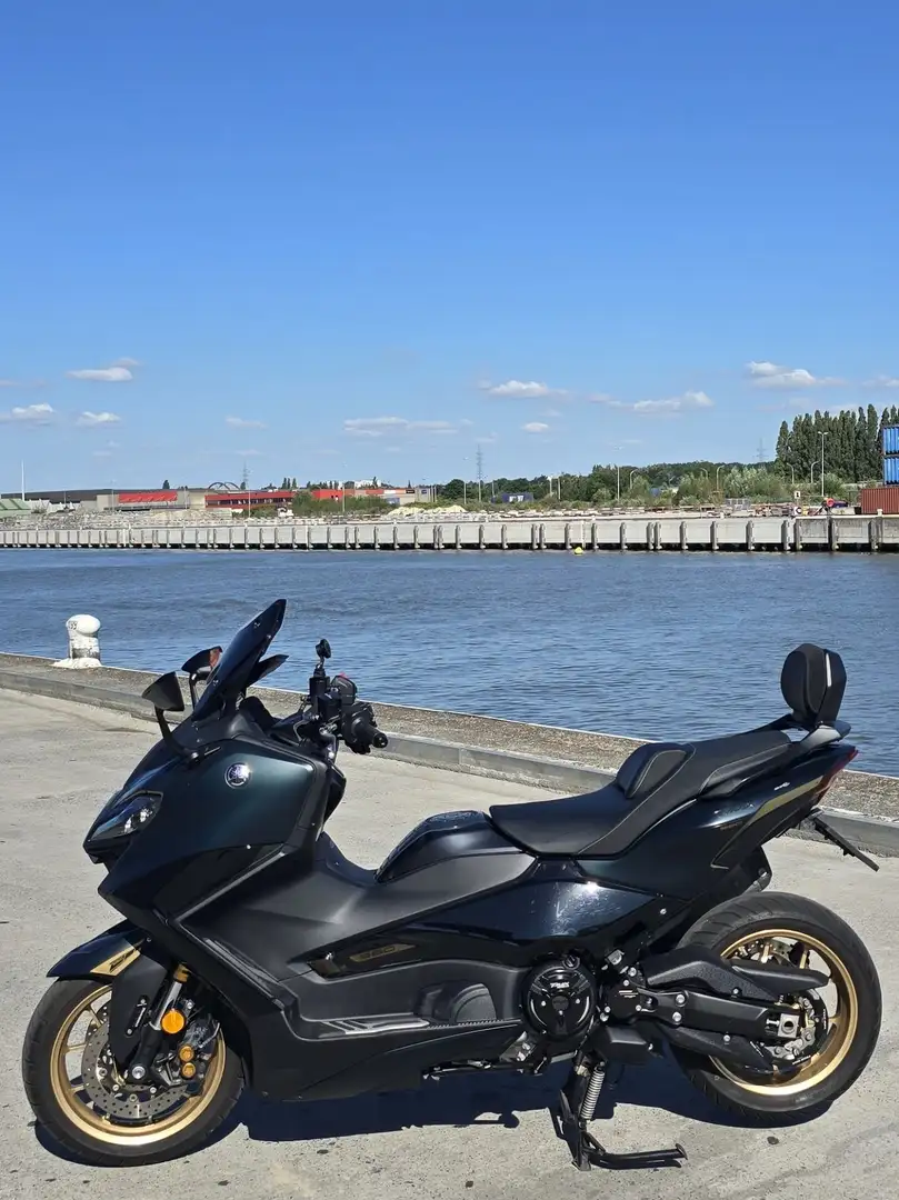 Yamaha TMAX 560 Édition TECH-MAX équipé toutes options Grijs - 2
