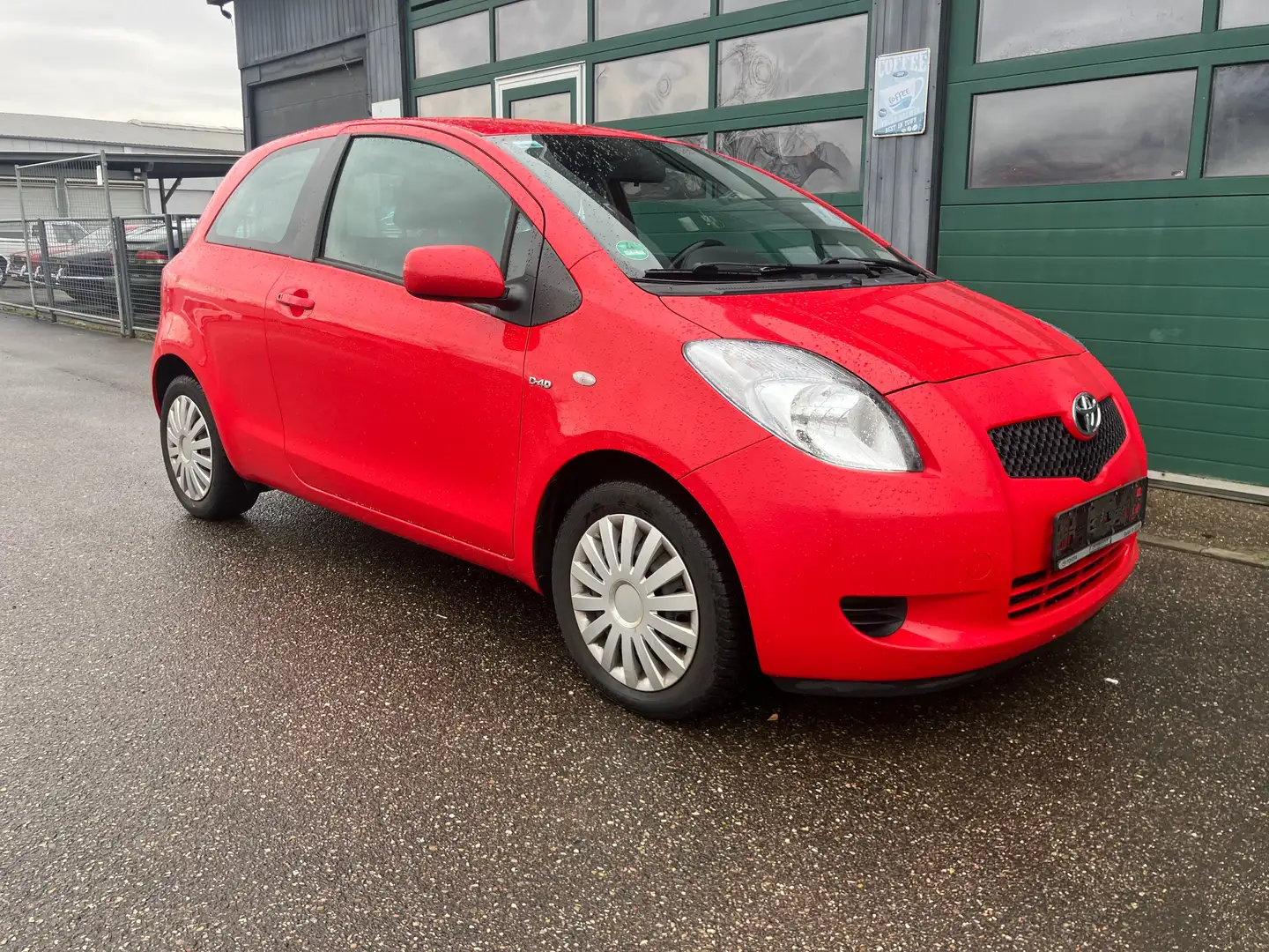 Toyota Yaris 1.4 D-4D Sol 1.Hand Toyota Scheckheft Klima Rot - 1