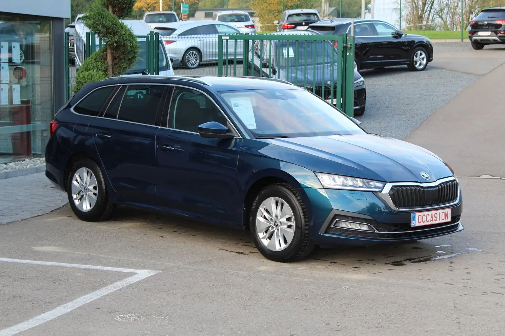Skoda Octavia 2.0 TDi 150 CV AMBITION DSG Bleu - 2