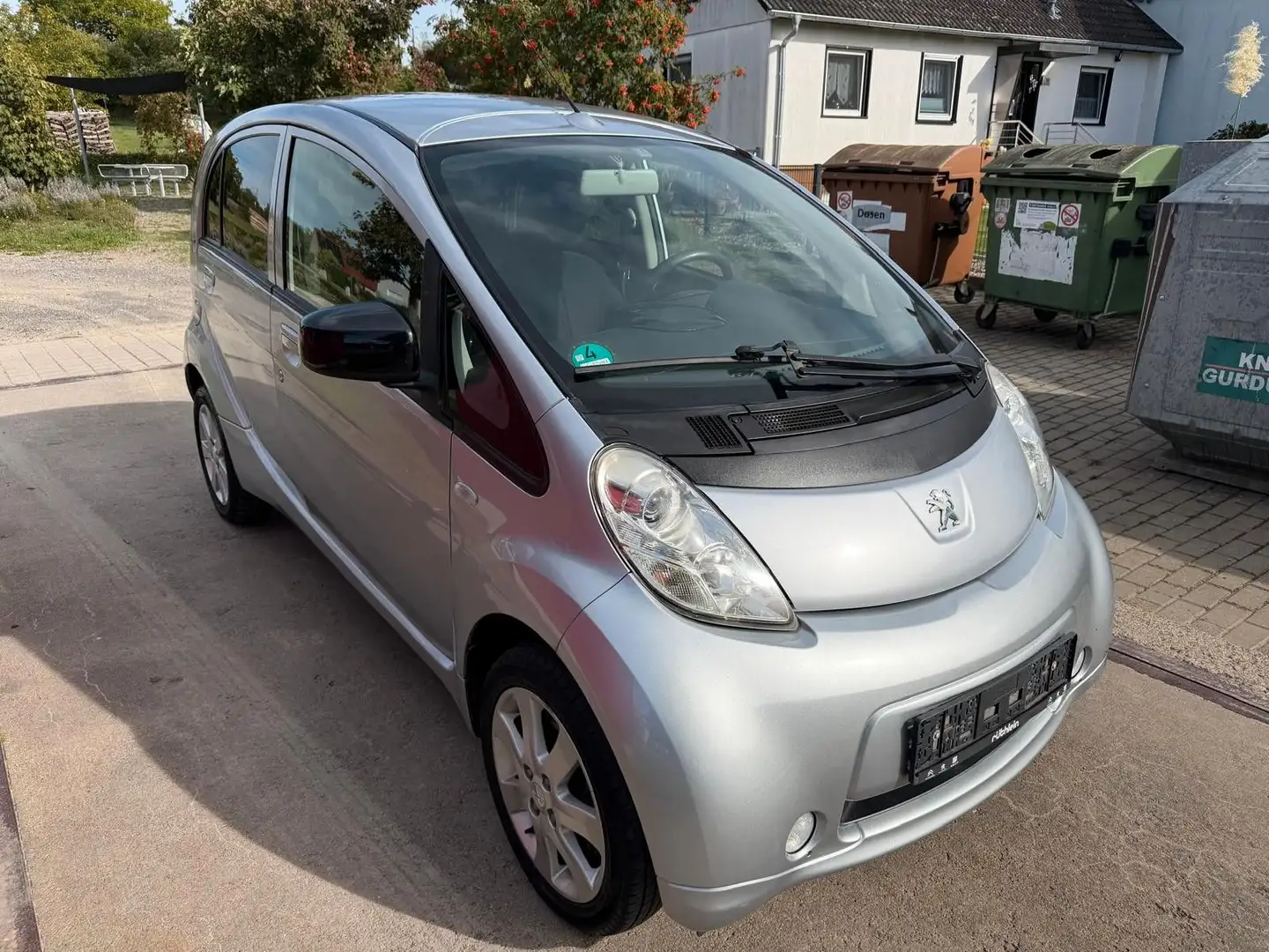 Peugeot iOn Basis TÜV Sitzheizung Klima Ladegerät Grau - 1