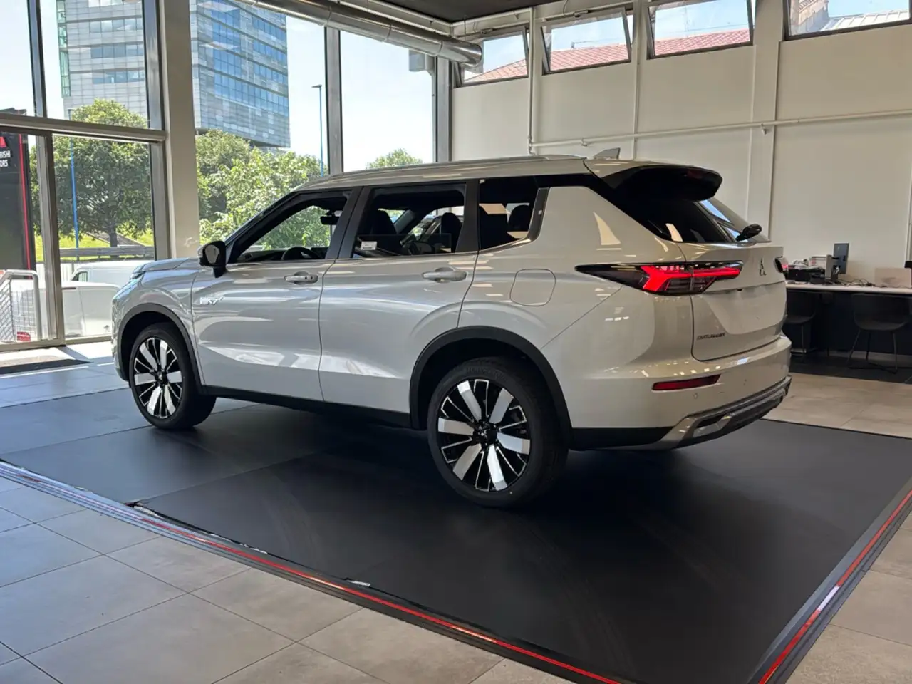 Mitsubishi Outlander 2026
