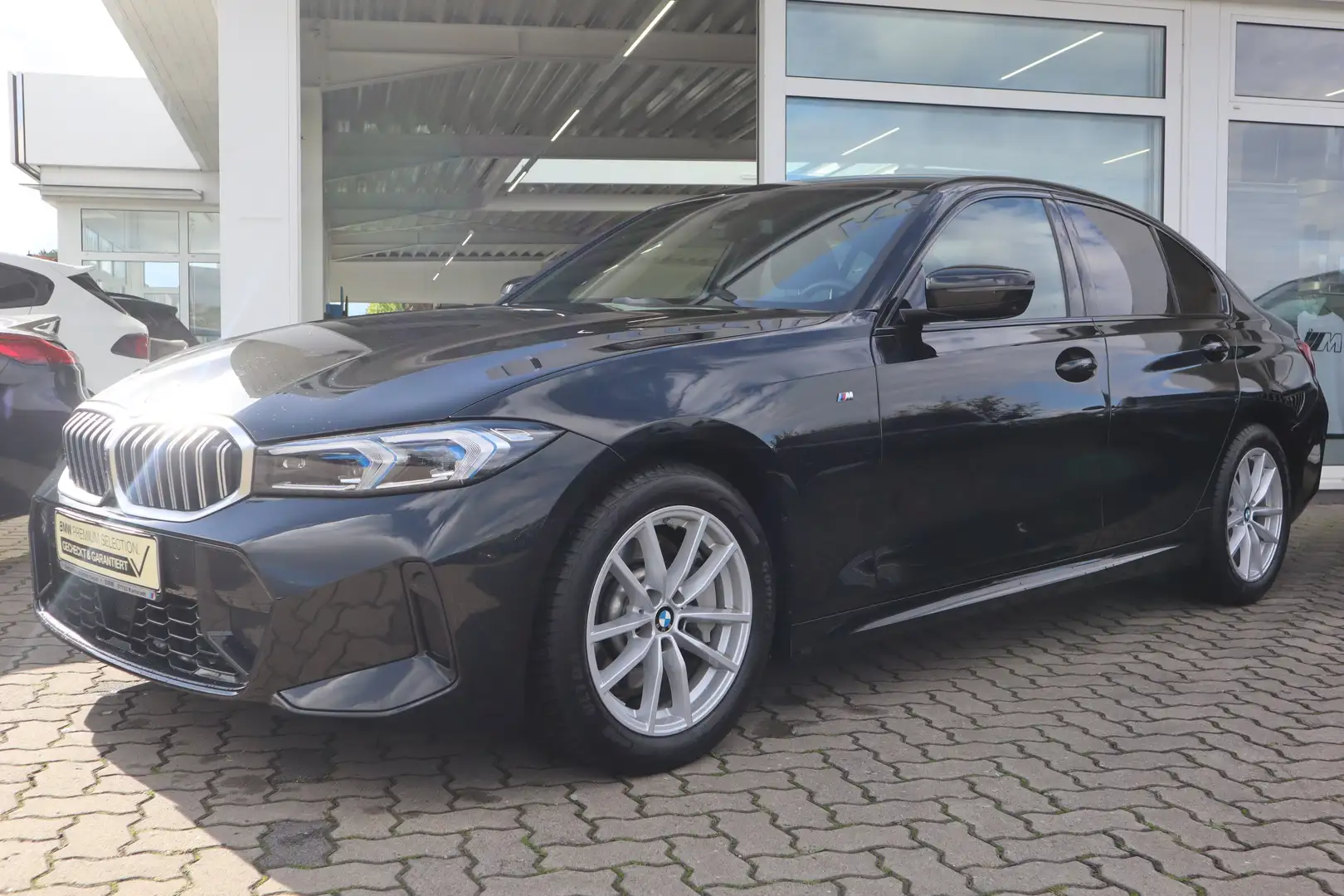 BMW 330 i xDrive Limousine M Sport/HiFi/DAB/LED/Shz Schwarz - 1