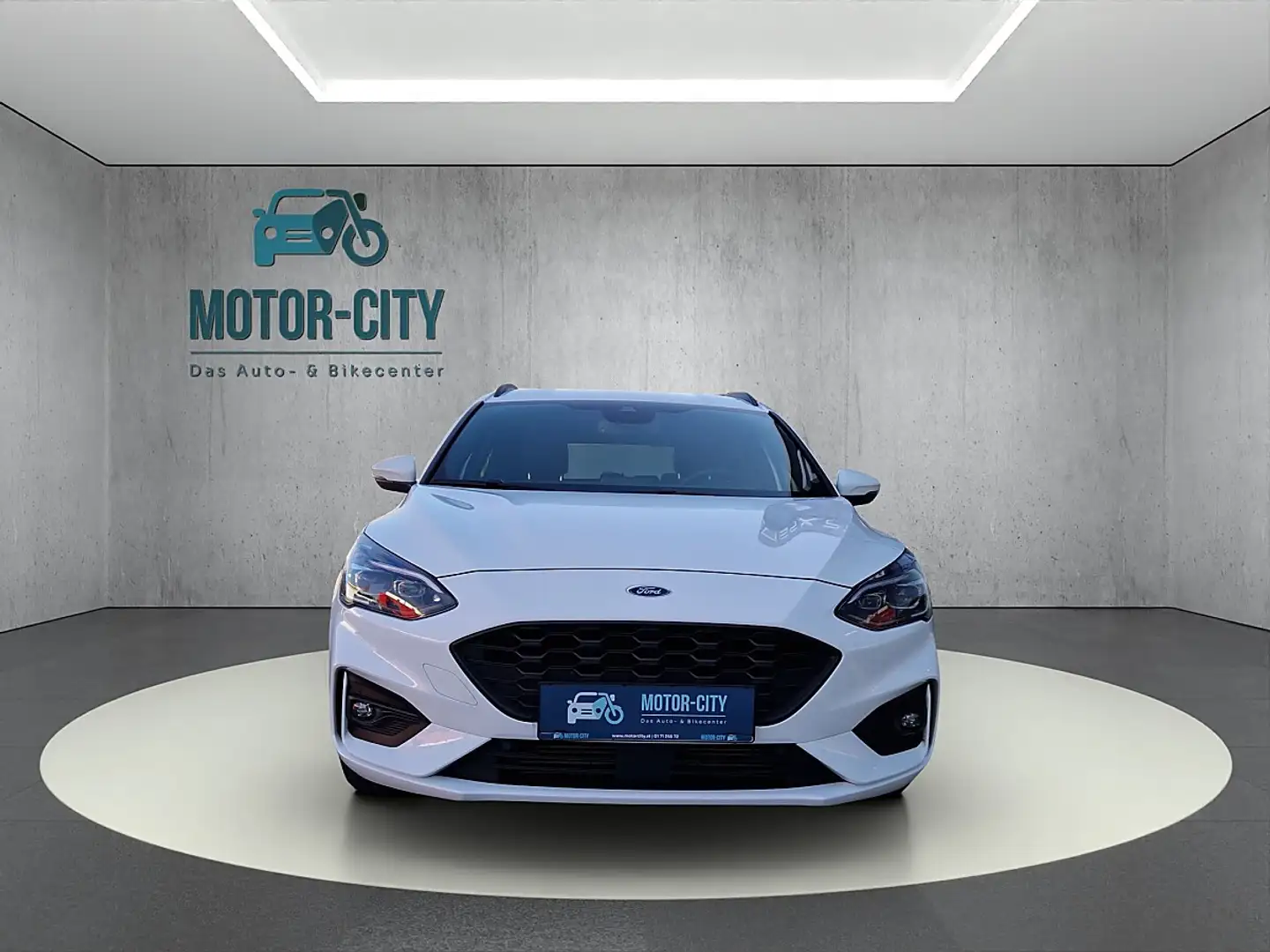 Ford Focus Traveller 1,5 EcoBoost ST-Line Aut. Weiß - 1