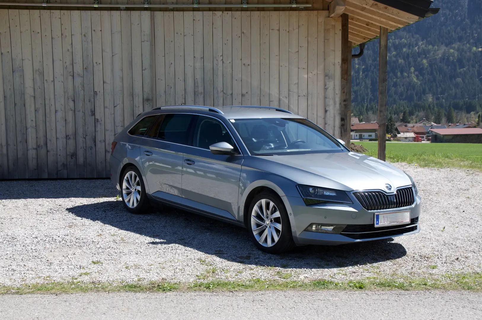 Skoda Superb Kombi 2,0 TDI Style DSG - 1
