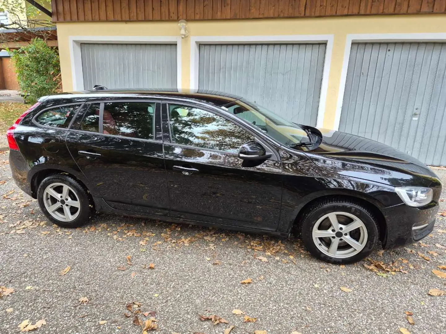 Volvo V60 V60 D2 Schwarz - 1