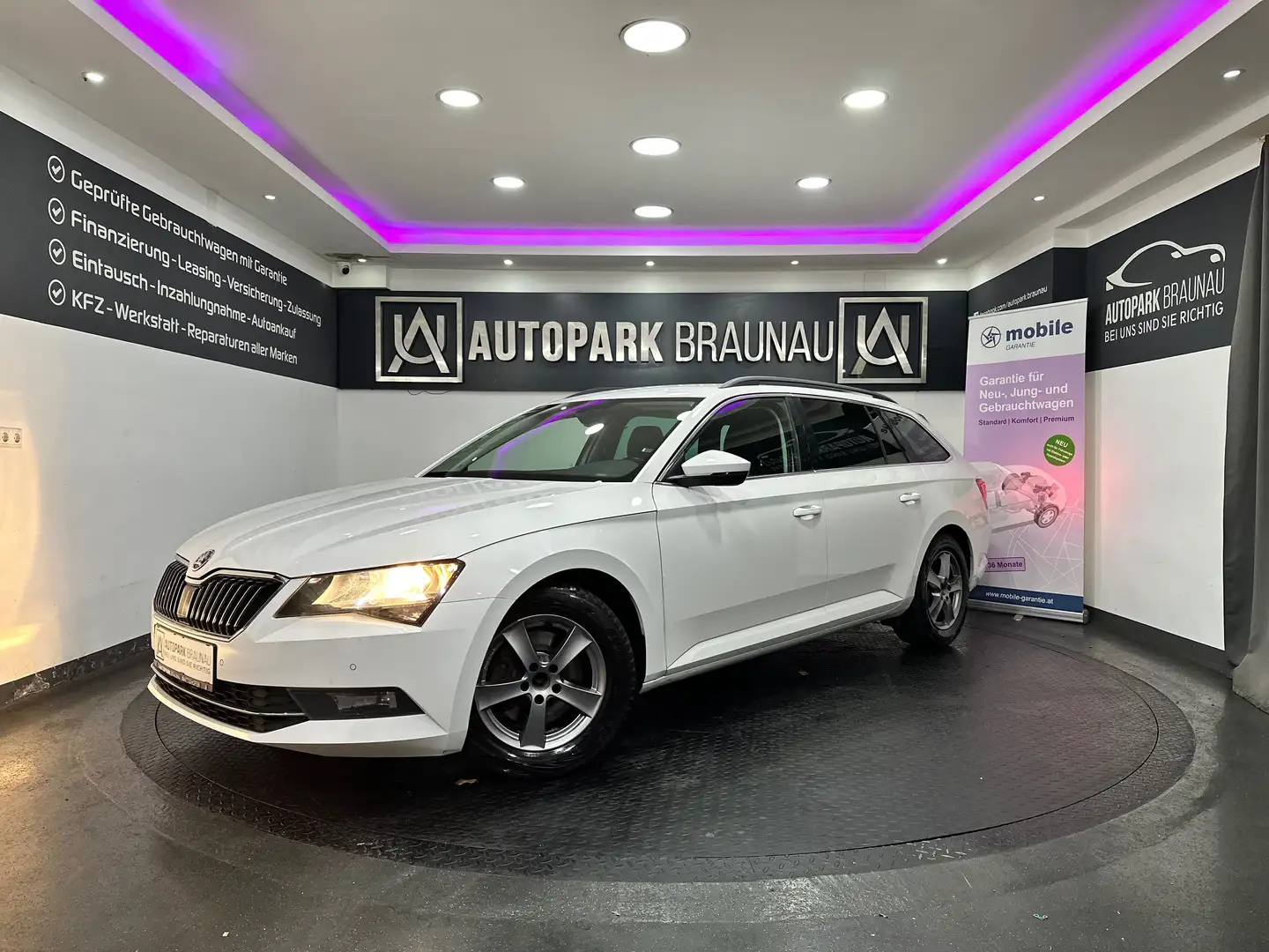 Skoda Superb 2.0 TDI Ambition *CARPLAY*PDC*SZH* Blanc - 1