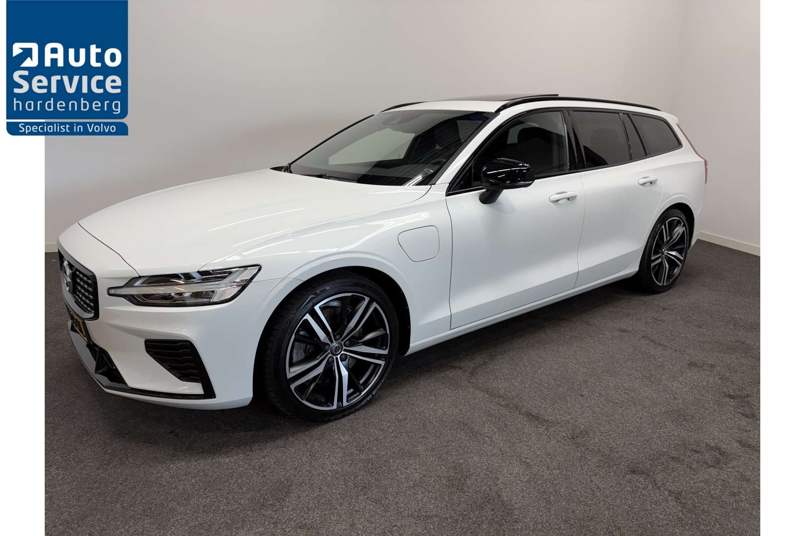 Volvo V60 nuo 478 €/ mėn Benzinas/Elektra 2021m. Kita Automatinė