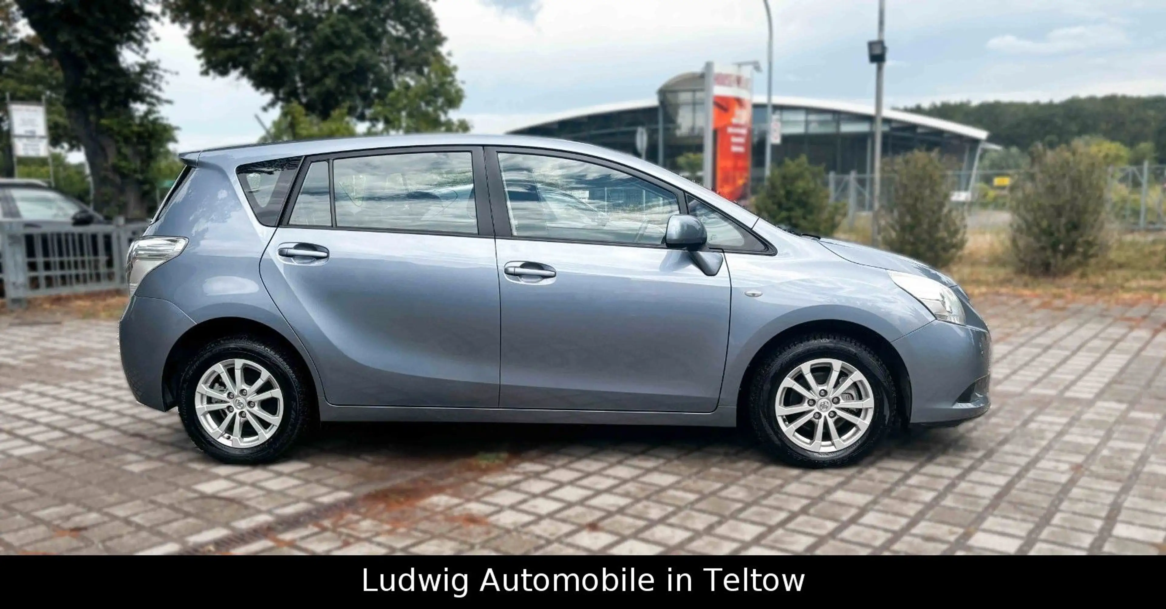 Toyota Verso Edition Automatik*Klima*wenig Kilometer — photo 4