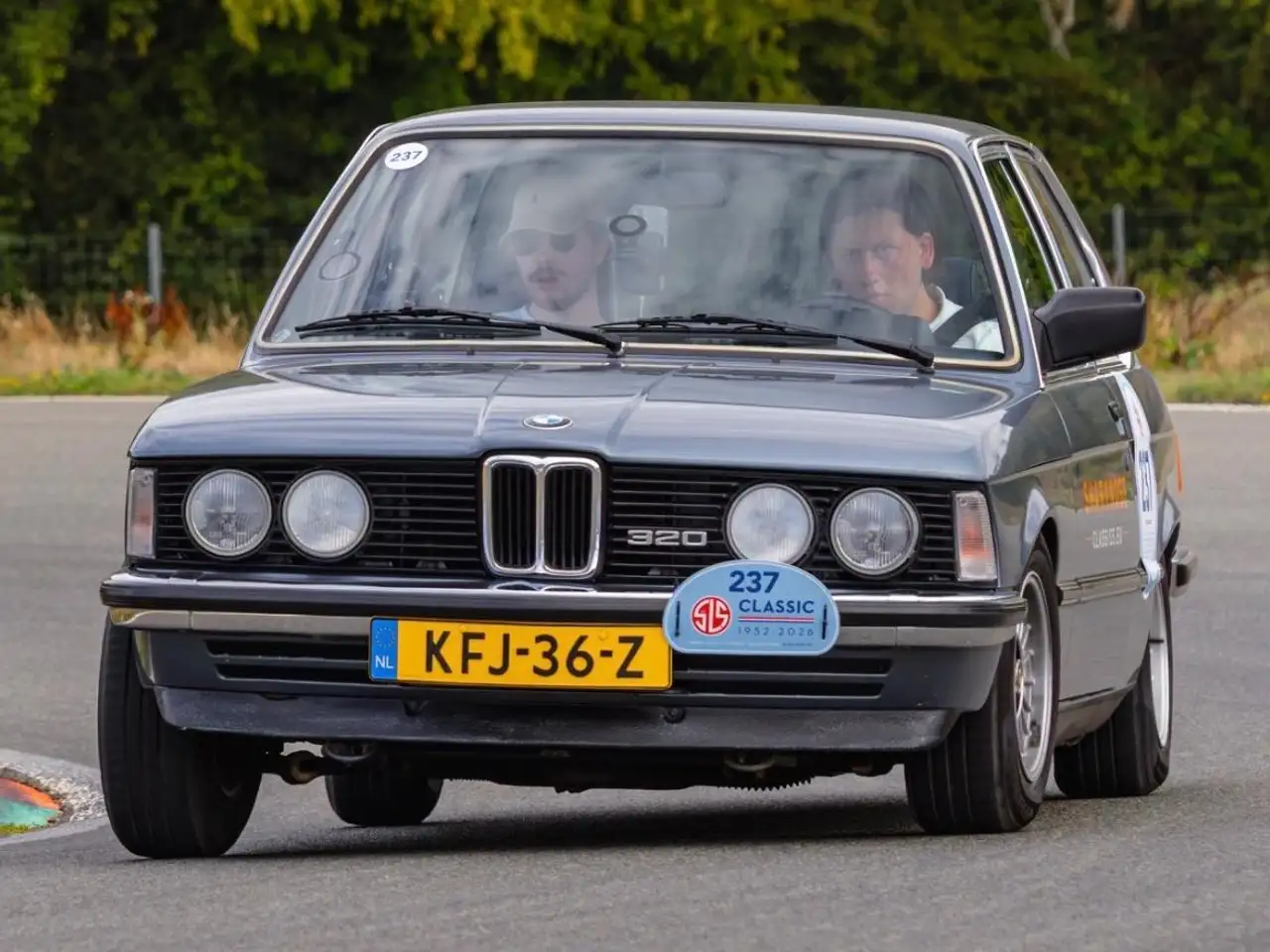 BMW 320, foto 2