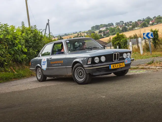 BMW 320 320