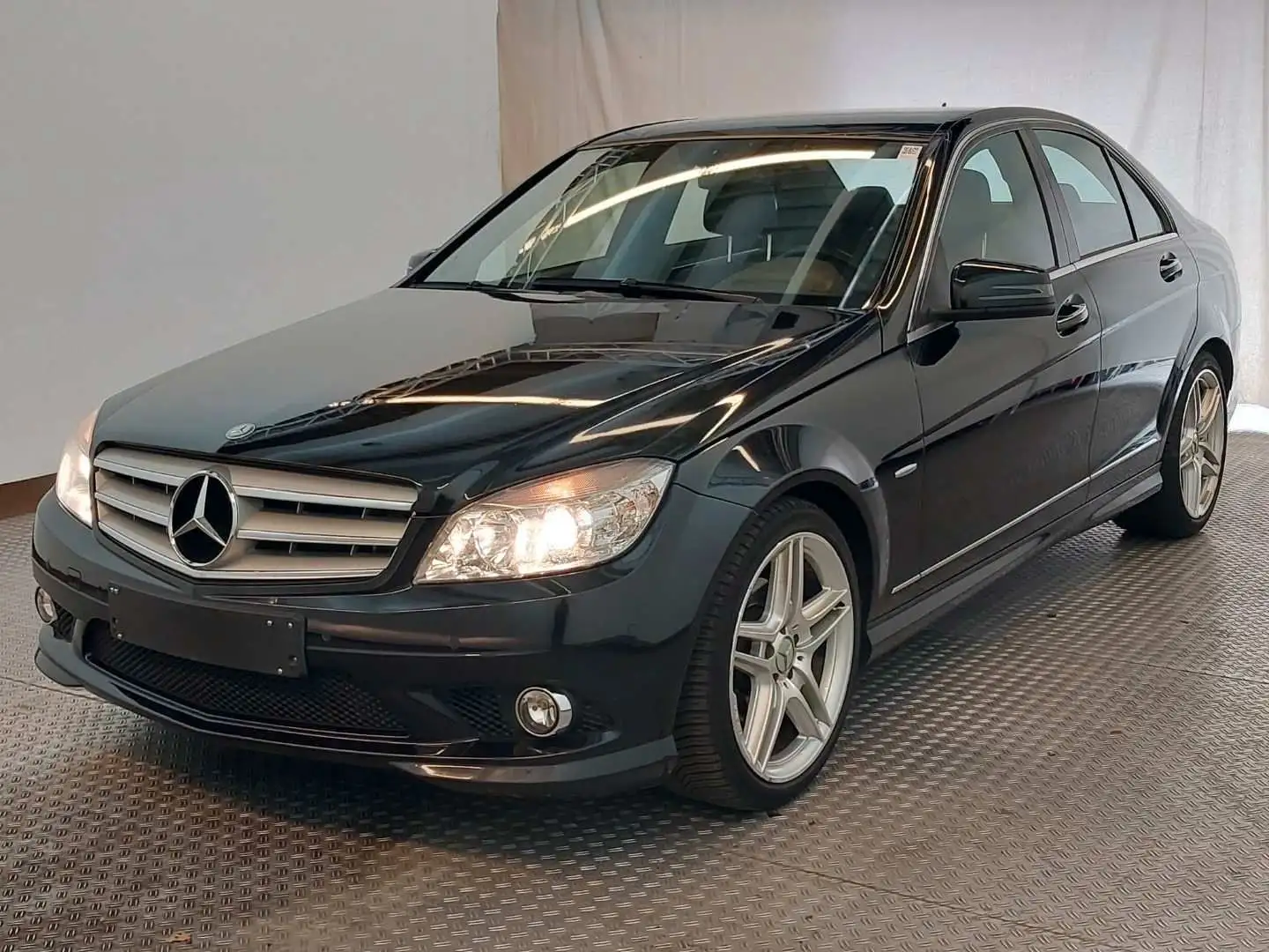 Mercedes-Benz C 180 C -Klasse Lim. AMG LINE Noir - 1
