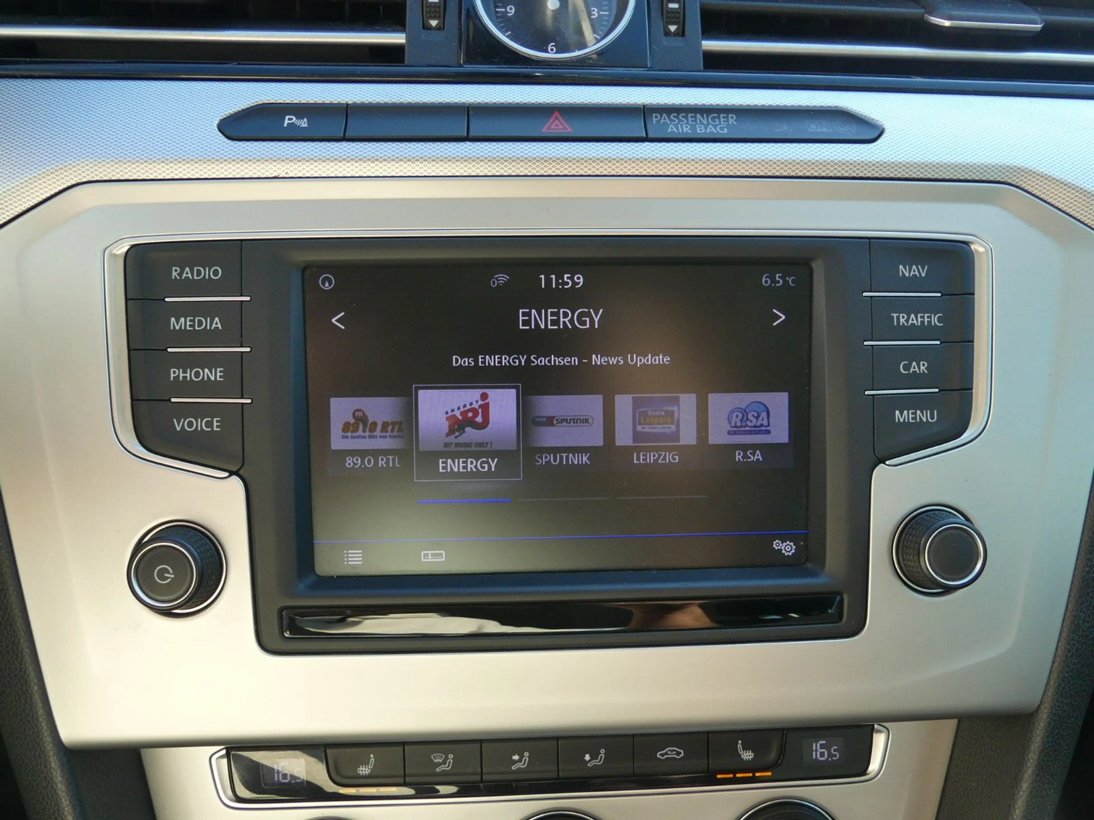Volkswagen Passat Variant /AHK/LED/Massage/Navi — photo 15