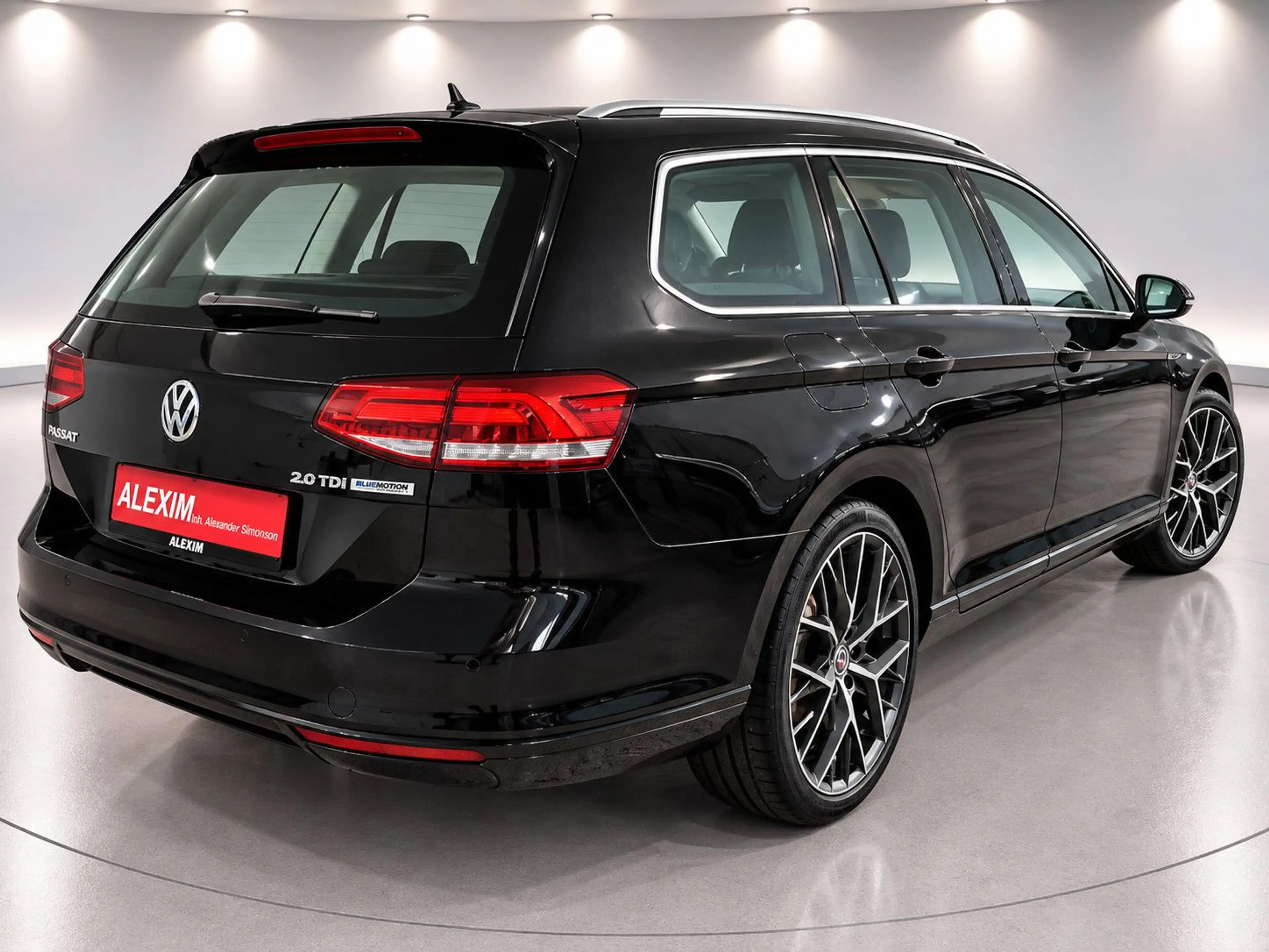 Volkswagen Passat Variant /AHK/LED/Massage/Navi — photo 7