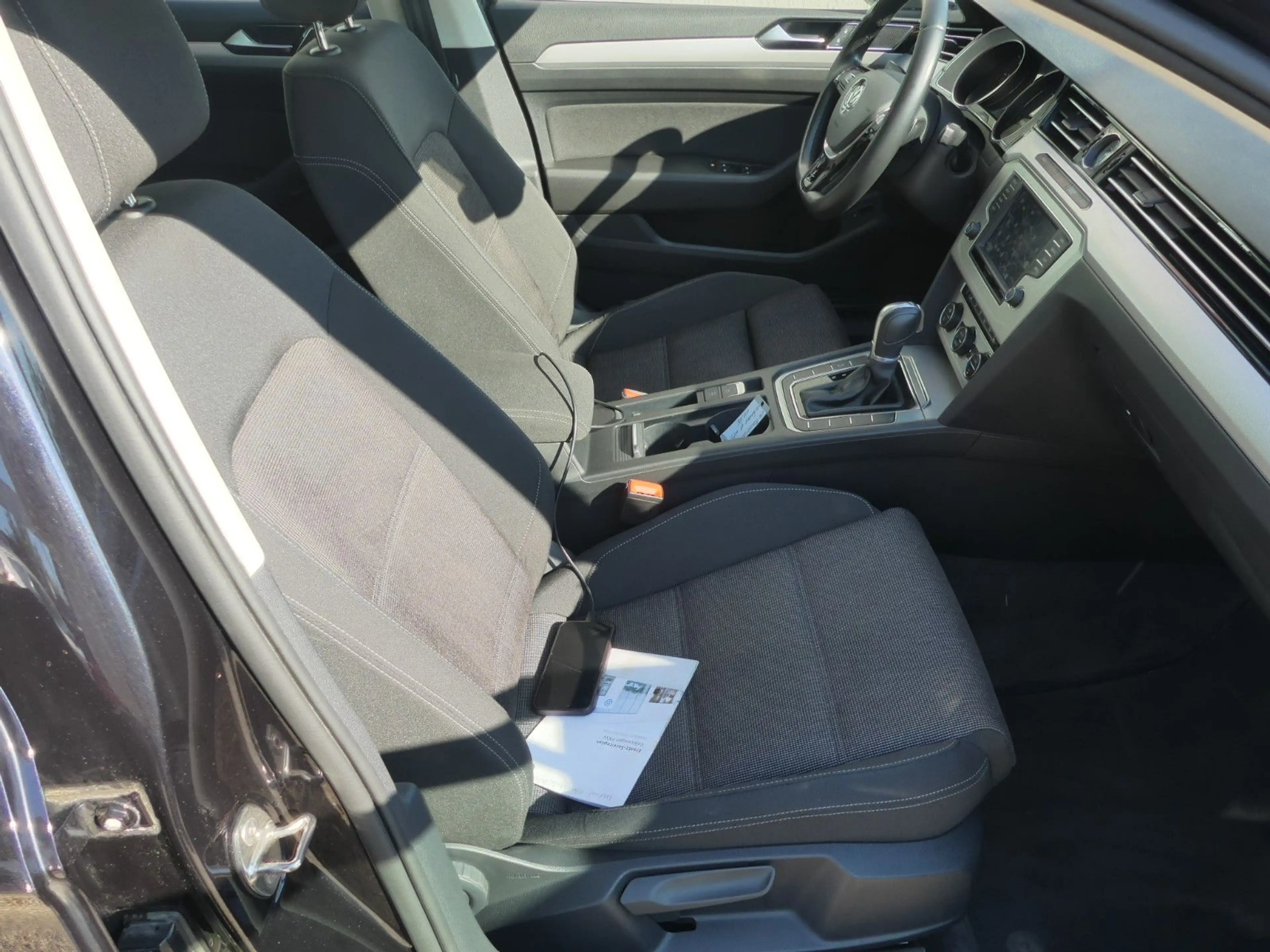 Volkswagen Passat Variant /AHK/LED/Massage/Navi — photo 13