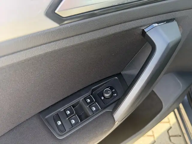 Volkswagen Tiguan view 11