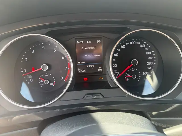 Volkswagen Tiguan view 13