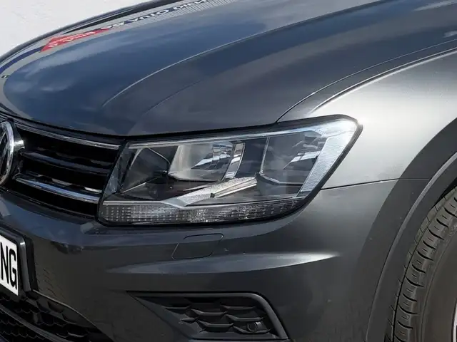 Volkswagen Tiguan view 2