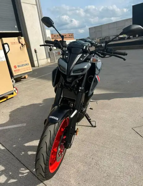 Yamaha MT-125 - foto 2