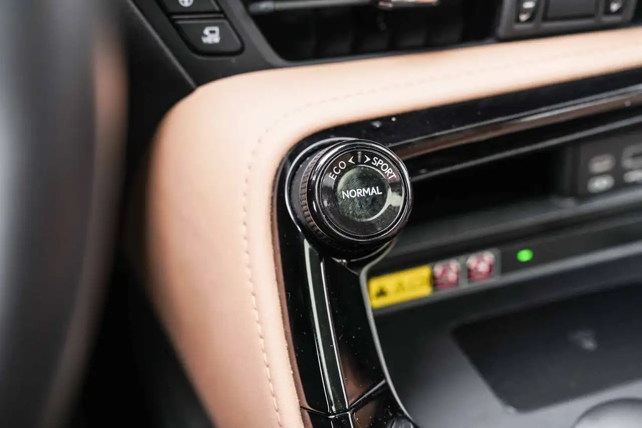 Lexus NX fotografie Lexus NX